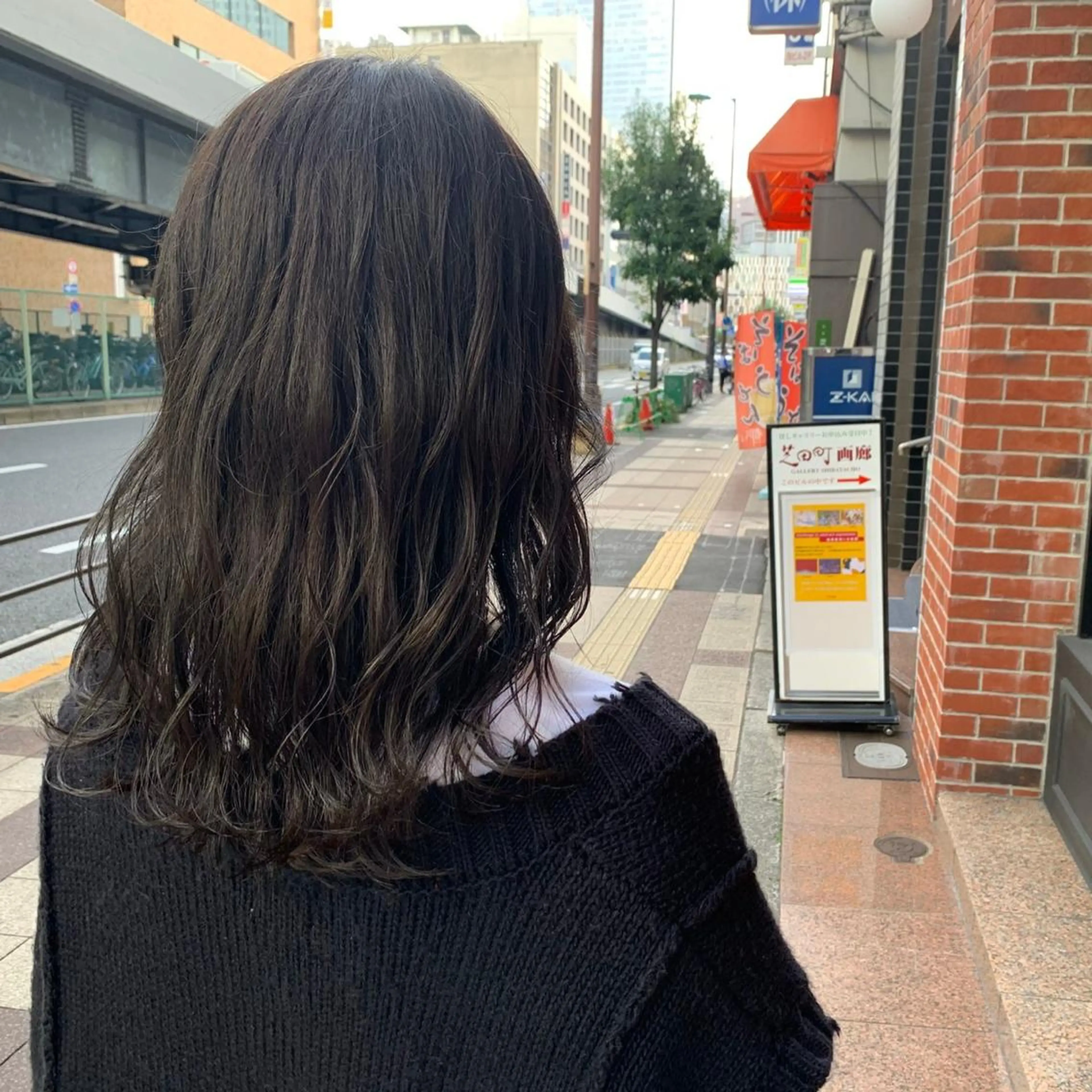 セミロング カラー ヘアアレンジ アッシュ ミストバング ベージュカラー 黒髪 ブリーチ maoブリーチ無し 似合わせカラーのヘアスタイル
