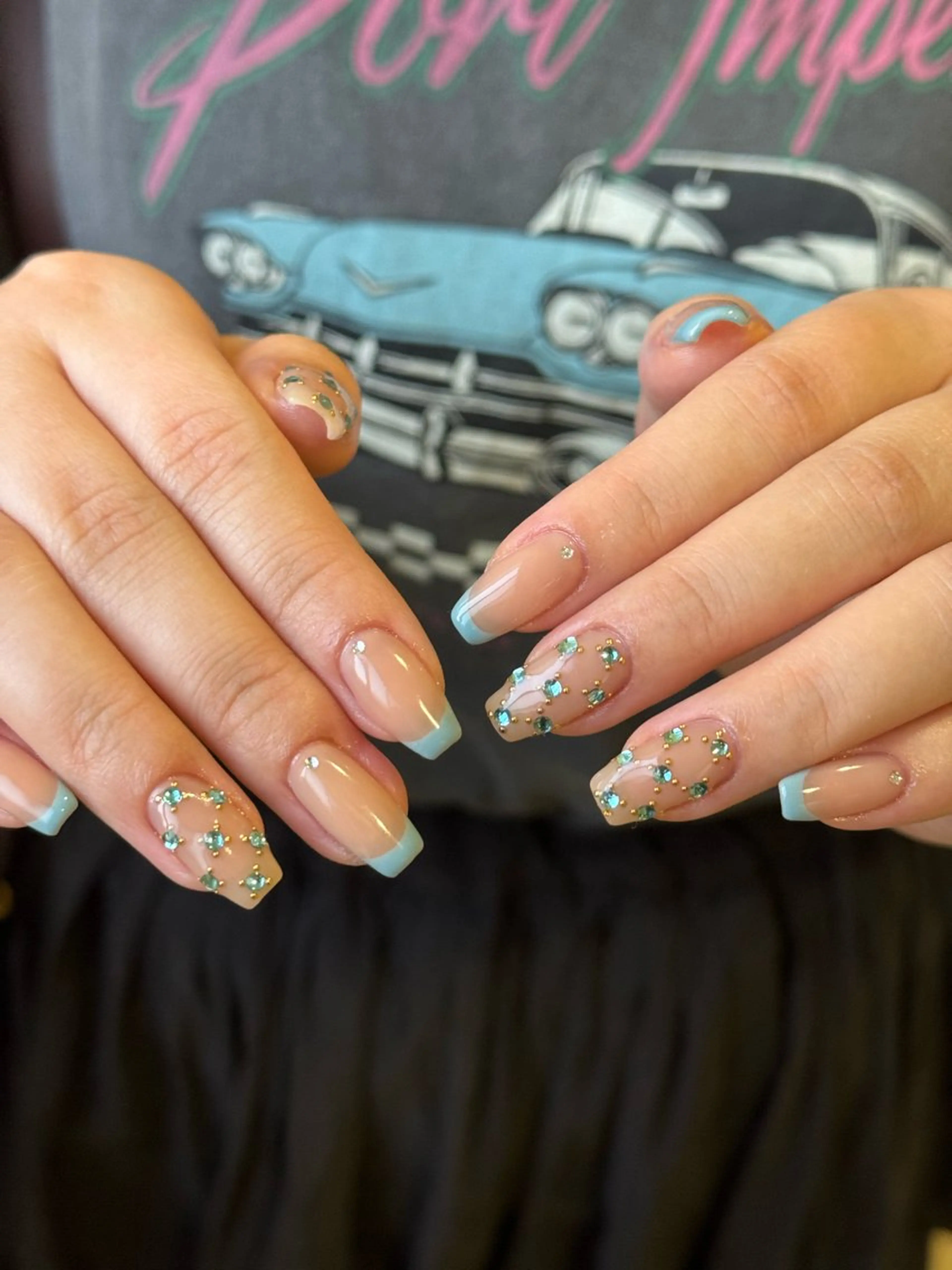 ネイル ジェルネイル パラジェル MONICA KARENのネイルデザイン