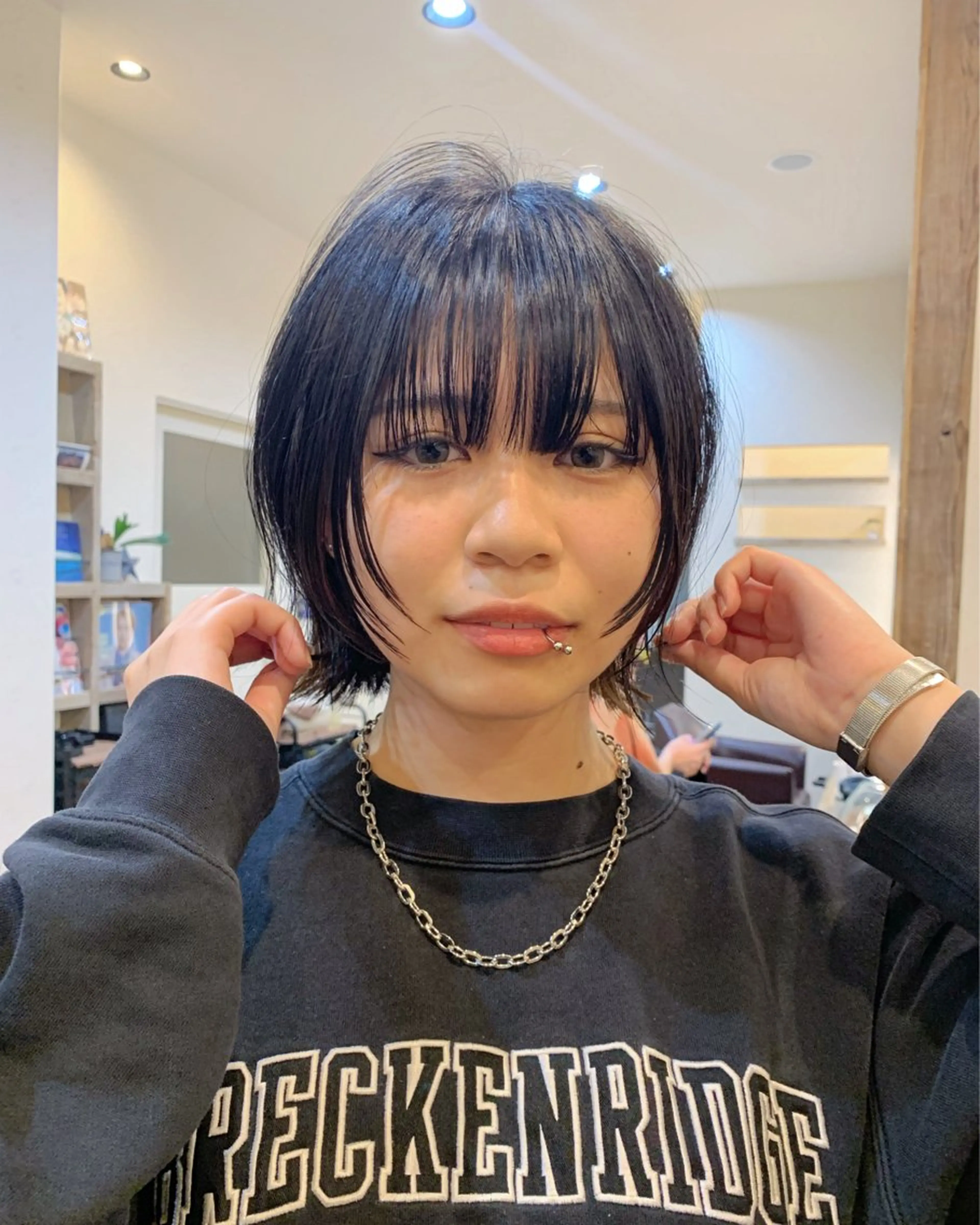 ミディアム 🐝肥田 しょーと🐝のヘアスタイル