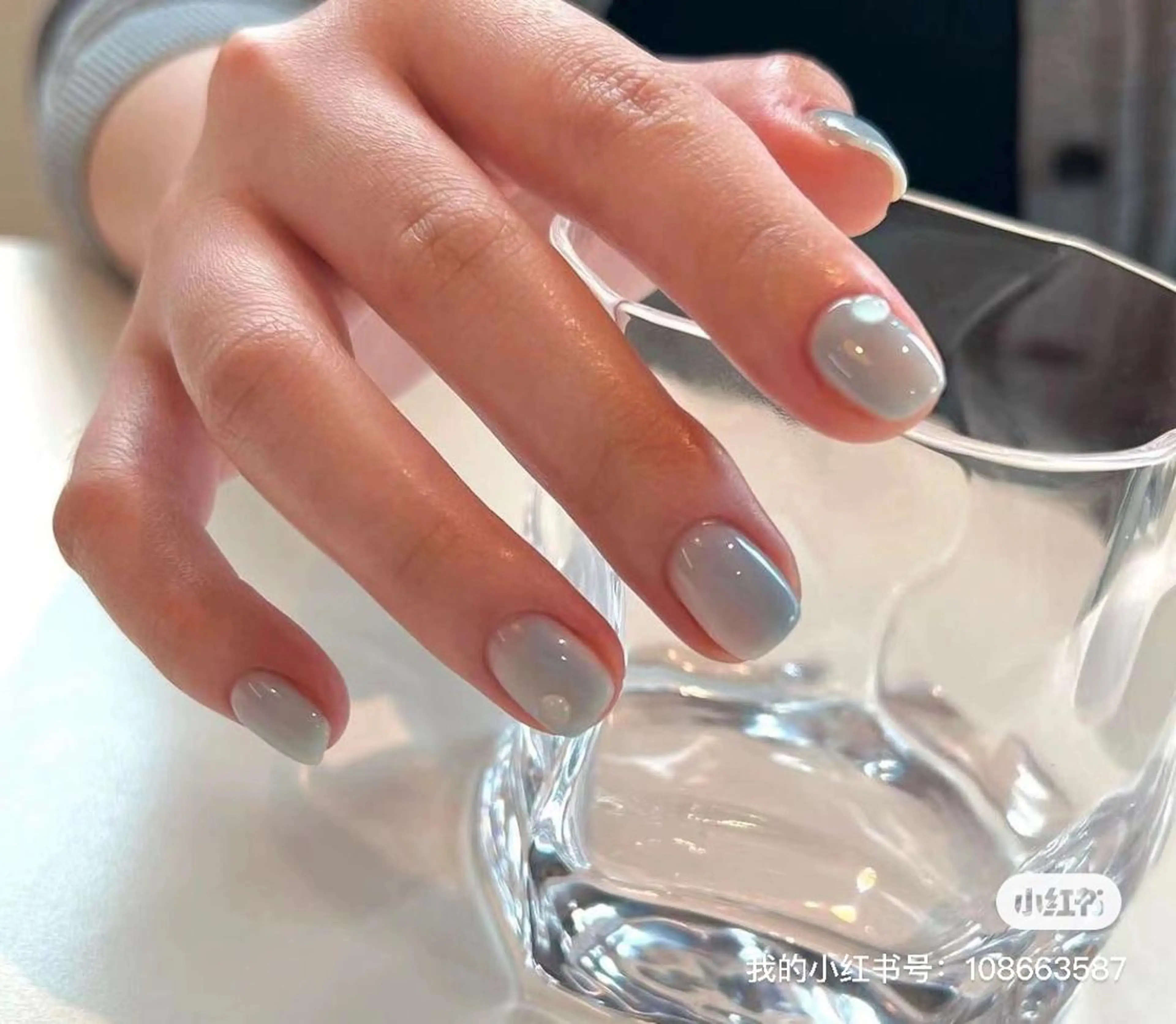 ネイル グラデーション キラキラネイル シンプルネイル ブライダルネイル AB マツエクネイルサロンのネイルデザイン