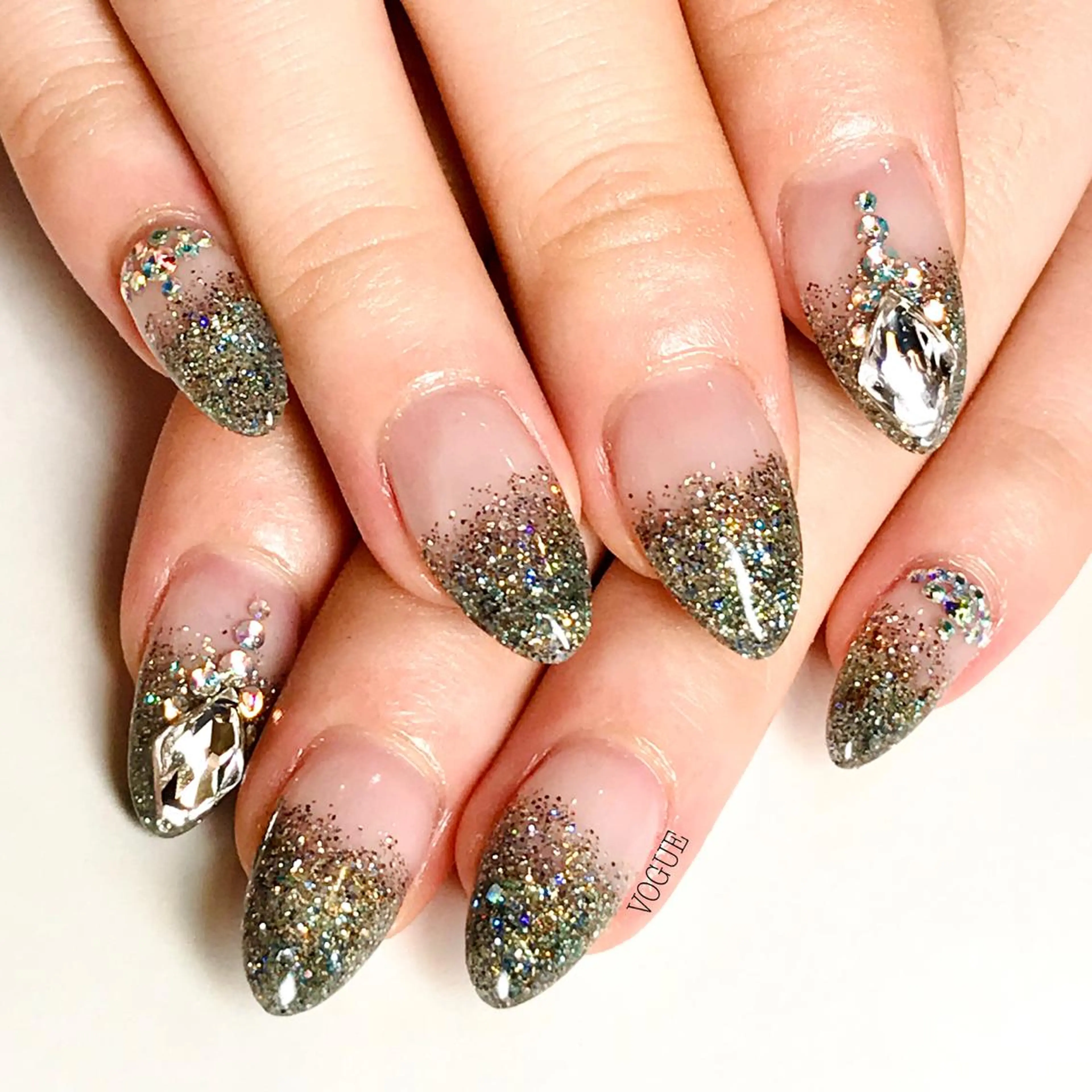 ネイル グラデーション ラメ(グリッター) ラメグラデーション ハンドネイル VOGUE ×SWANのネイルデザイン