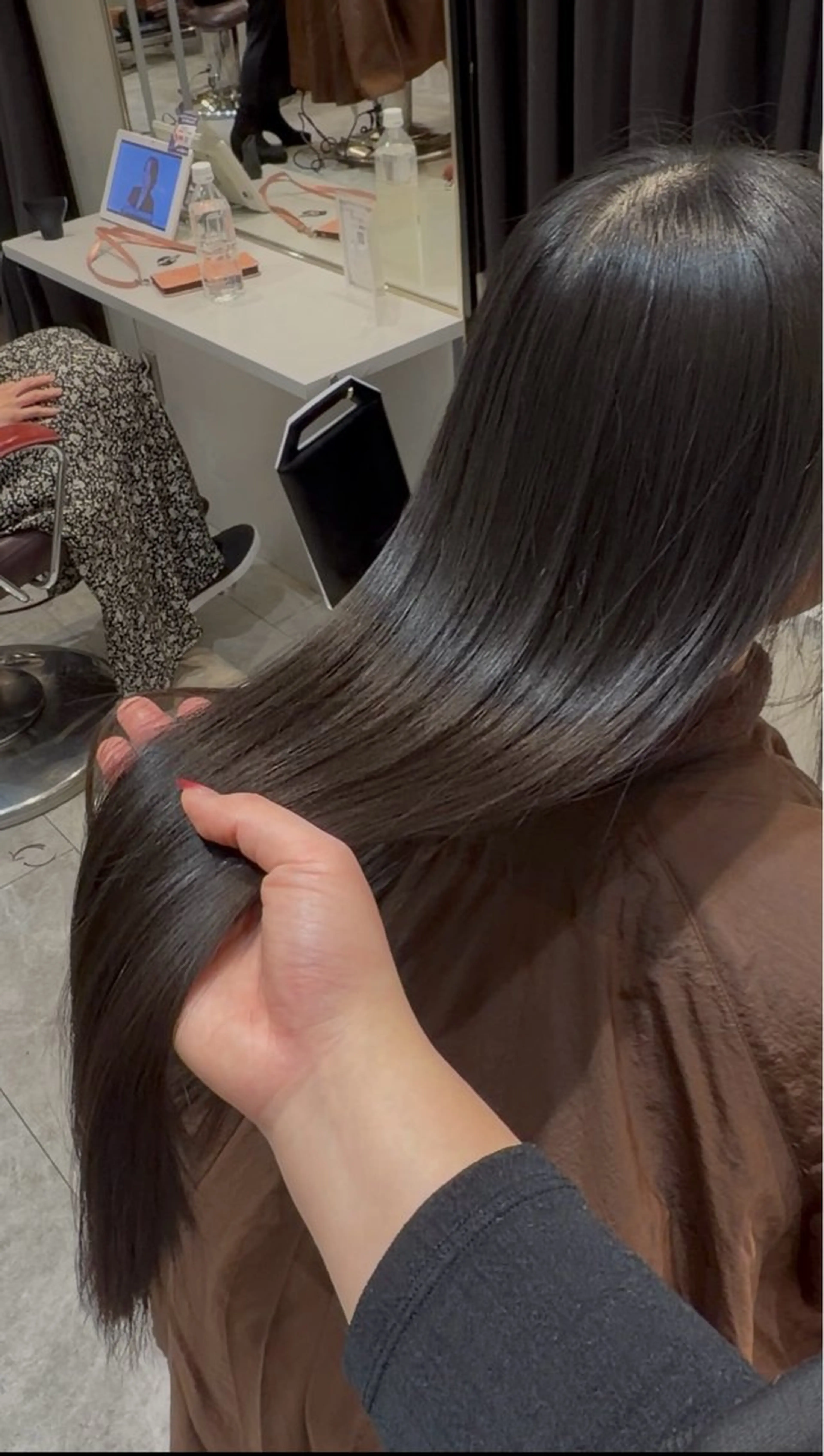 ロング カラー earth銀座 青山🩵のヘアスタイル