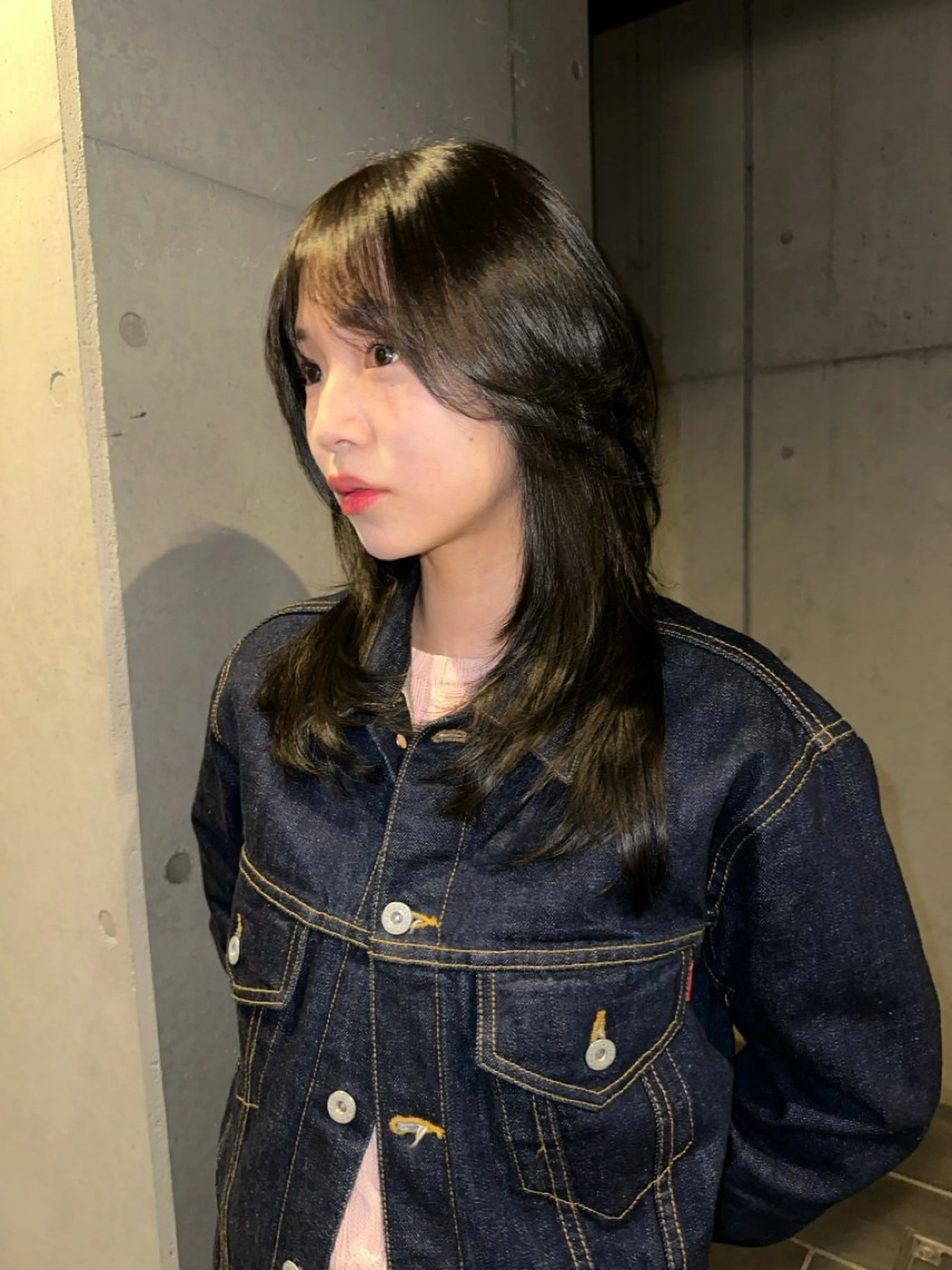 セミロング カラー 顔まわりレイヤー レイヤーカット ウルフカット カット ヘアカラー 《ウルフ/レイヤー/ 似合わせ》山本祐輔のヘアスタイル