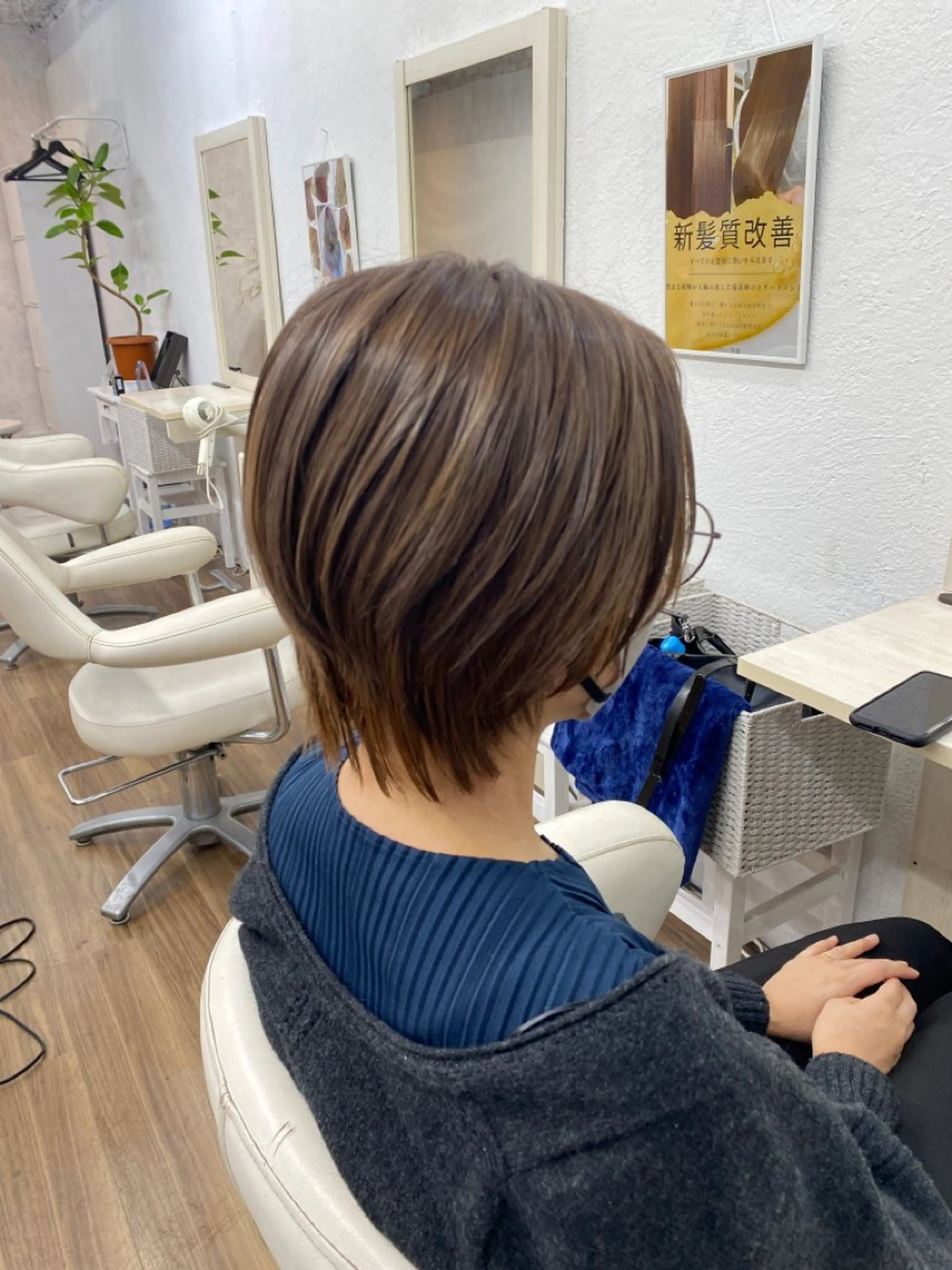 ショート カラー ベージュカラー レイヤーカット カット ヘアカラー トリートメント GLOSS 心斎橋 山上のヘアスタイル