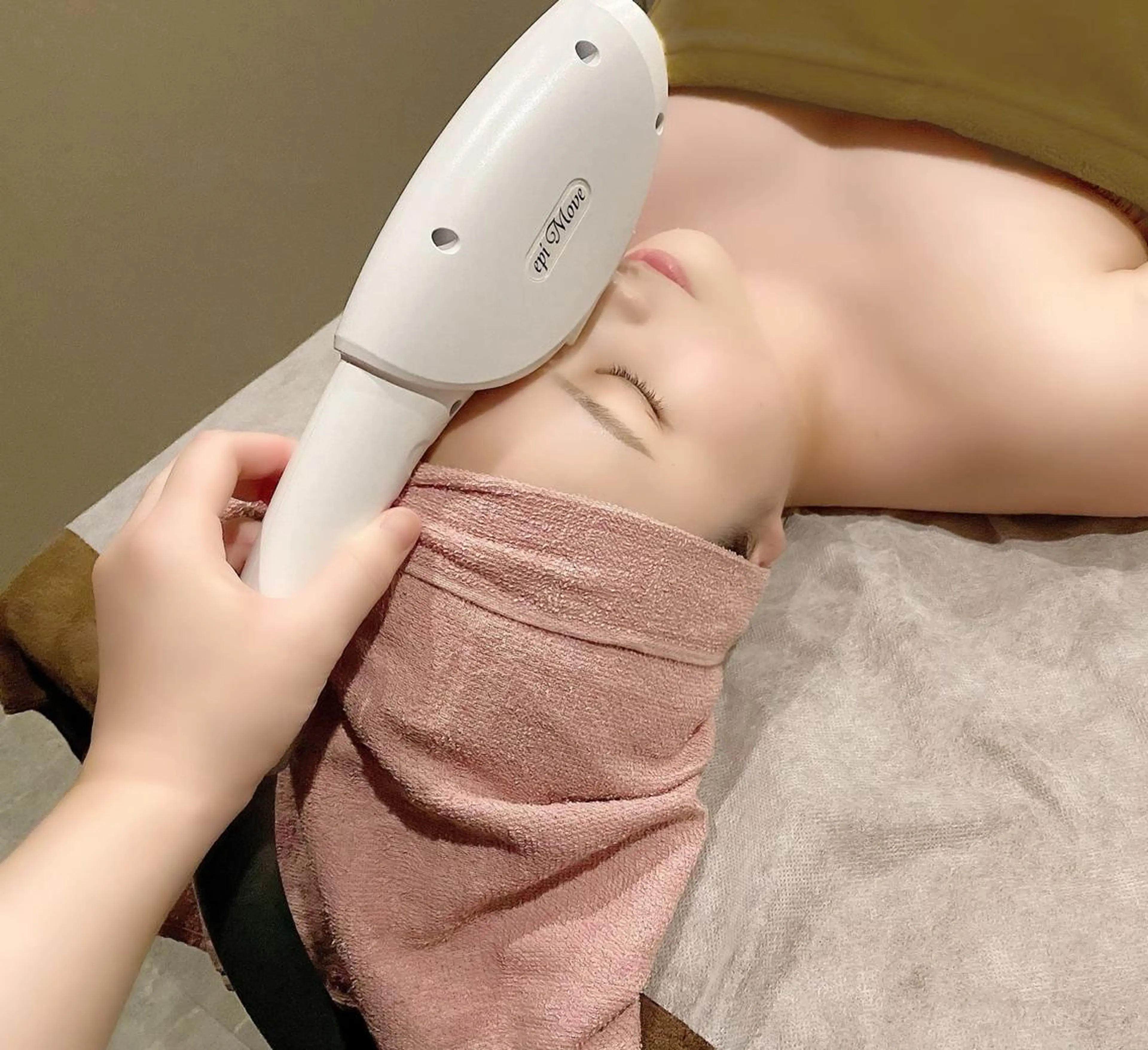 【お顔の脱毛】脱毛しながら美白と毛穴の引き締めで美肌に◎産毛脱毛対応の写真