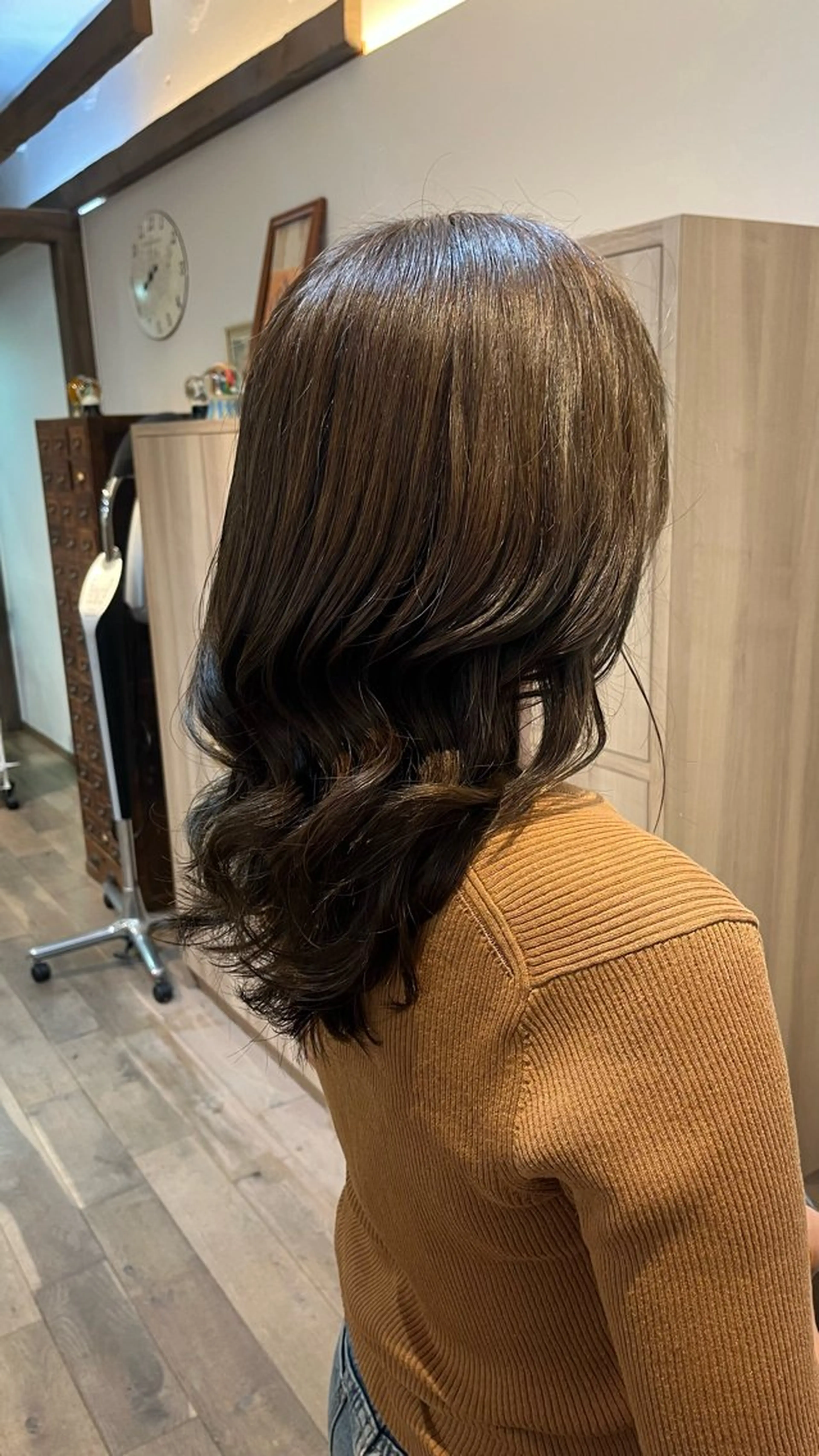 カラー グレージュ オリーブグレージュ オリーブグレー ヘアカラー 黒滝 真歩のヘアスタイル