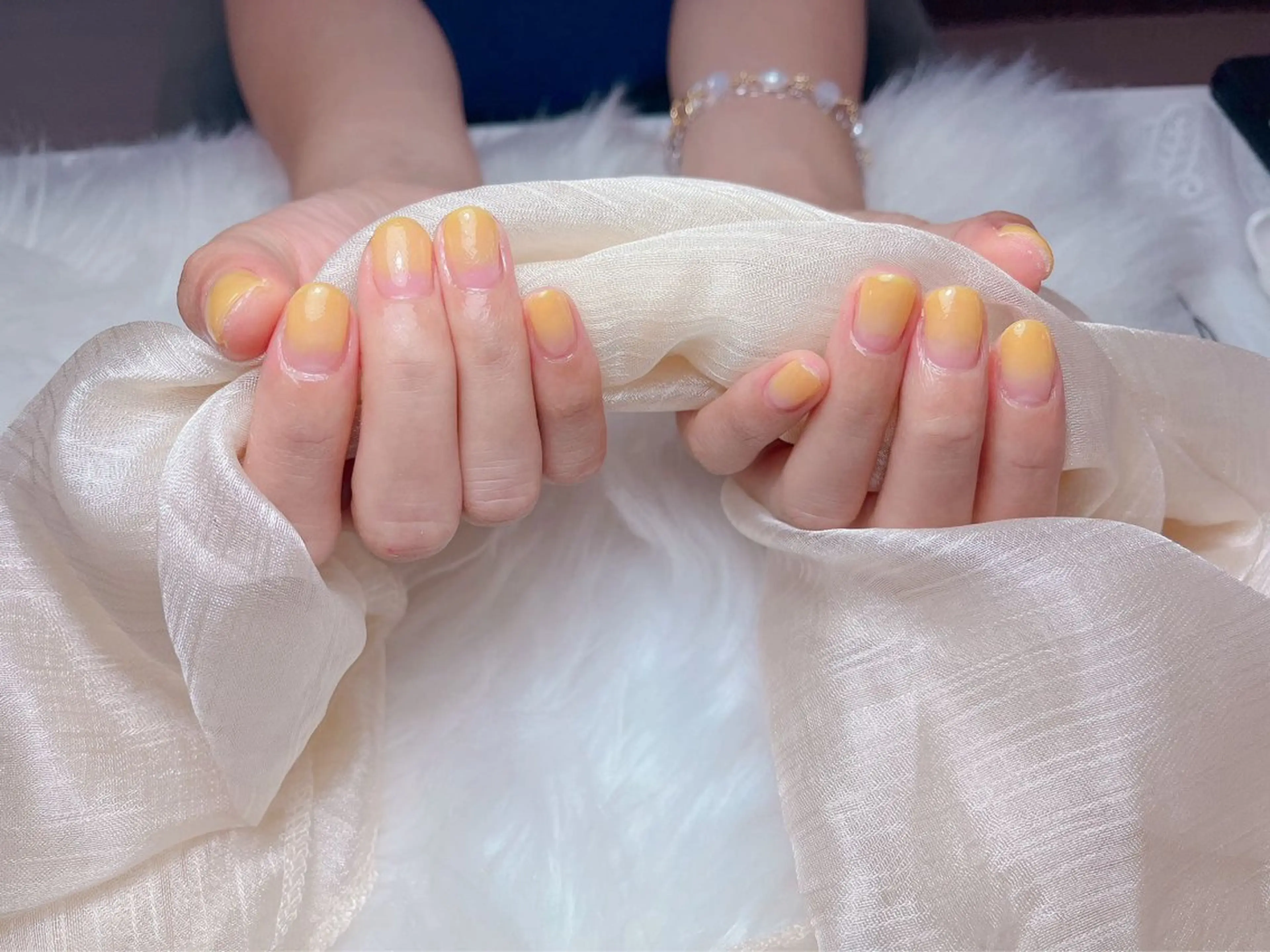 Hand カラグラデーション（オフ込み)の写真