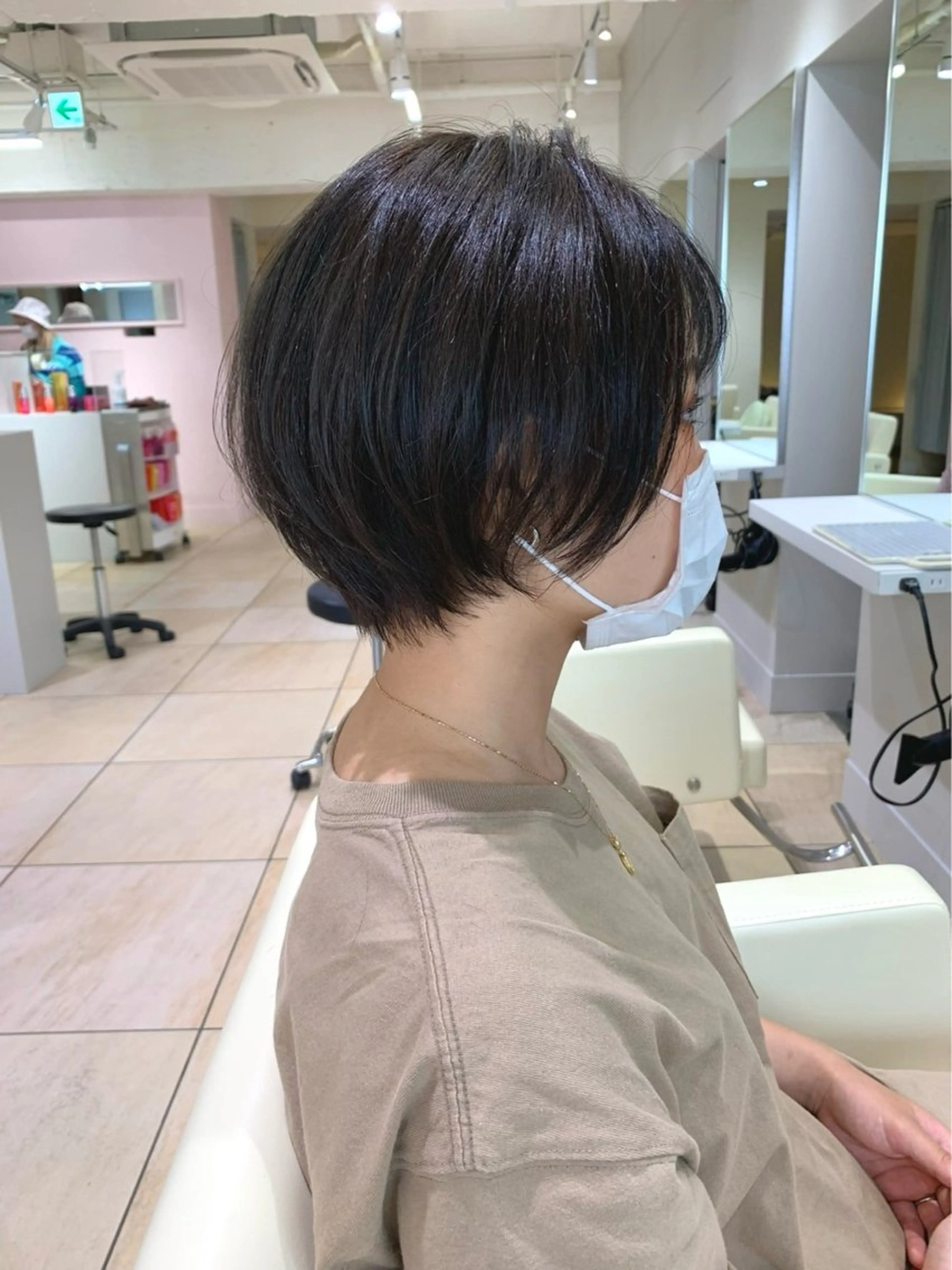 ショート 海外風レイヤー🎀 新宿MOMOKA🍑のヘアスタイル