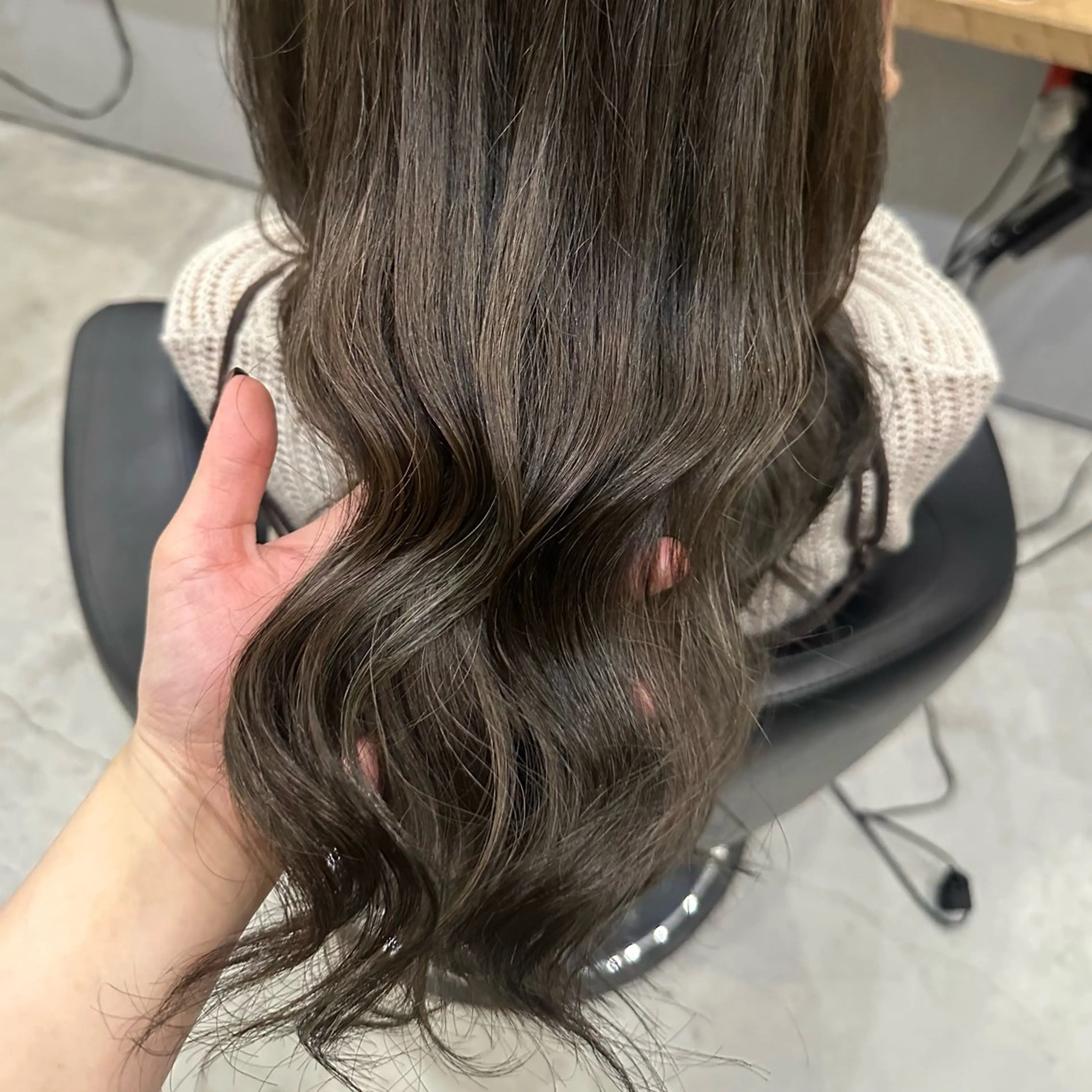 セミロング カラー パーマ セミロングパーマ 透明感カラー ハイライトカラー ハイライト basho岡本 菜那のヘアスタイル