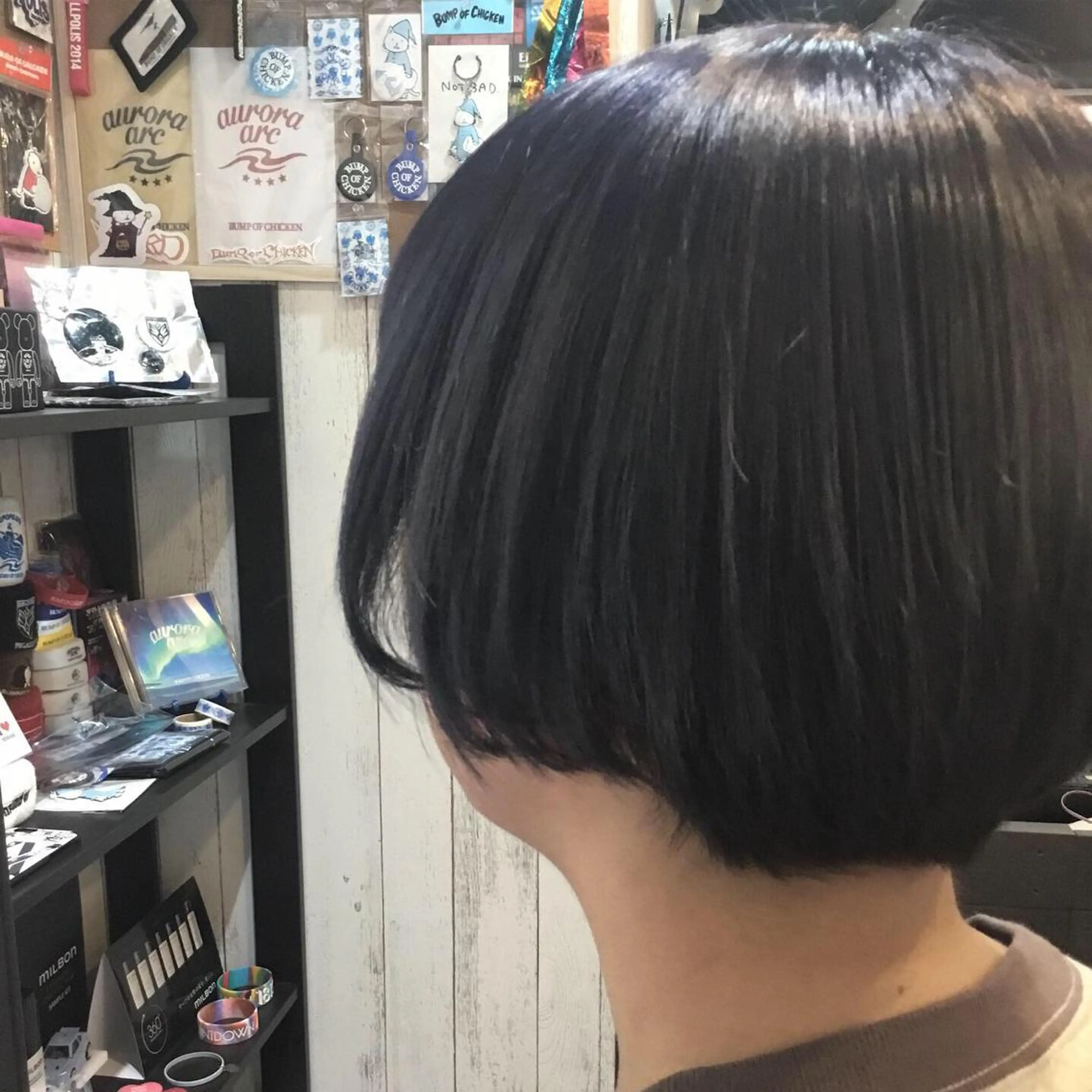 ショート カラー embrace エンブレイスのヘアスタイル