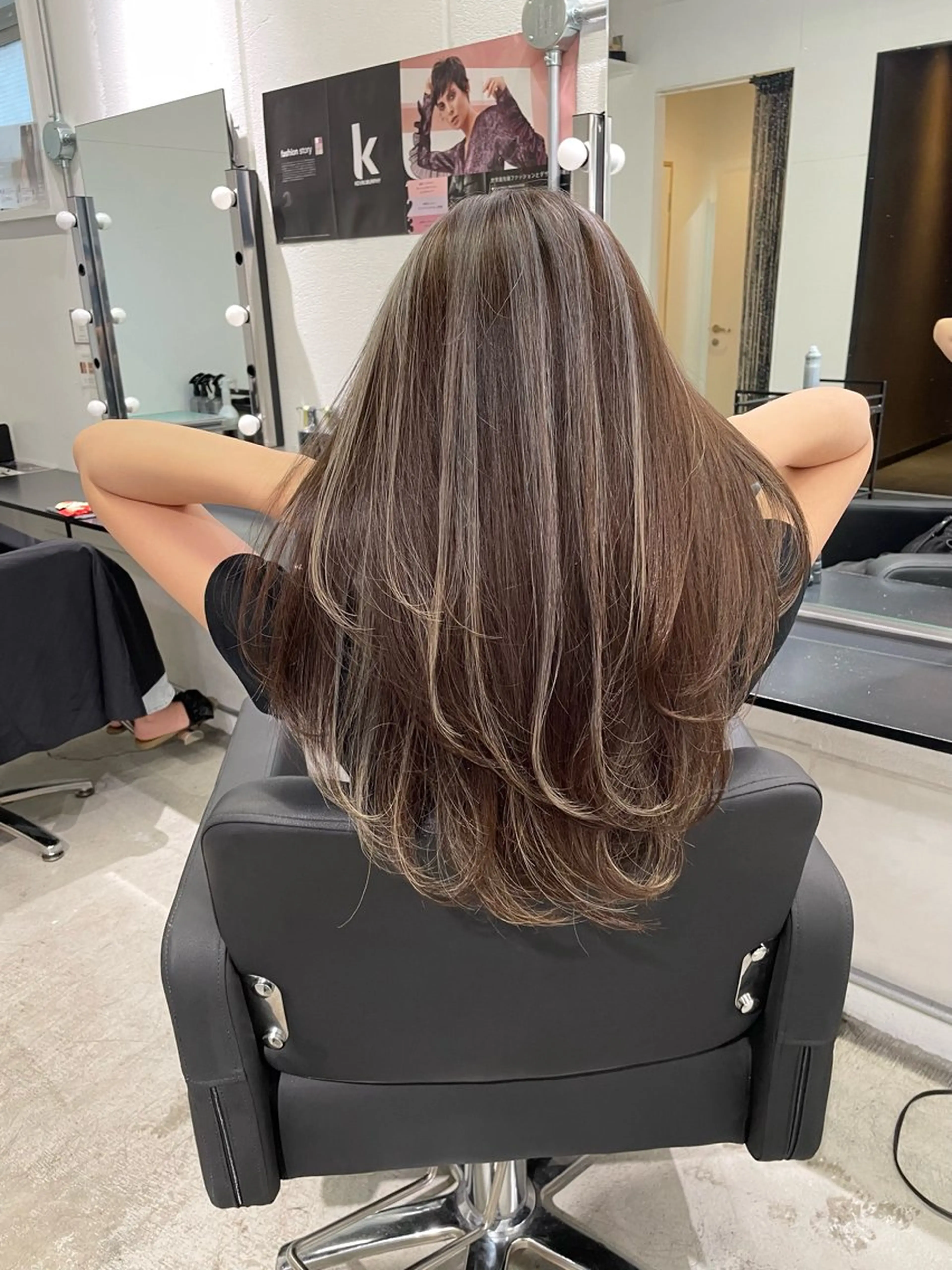 セミロング カラー キッズ ハイライトカラー エクステ ハイライト 髪質改善 レイヤーカット K!ng所属・レイヤーカット/ 髪質改善/ハイライトのヘアスタイル