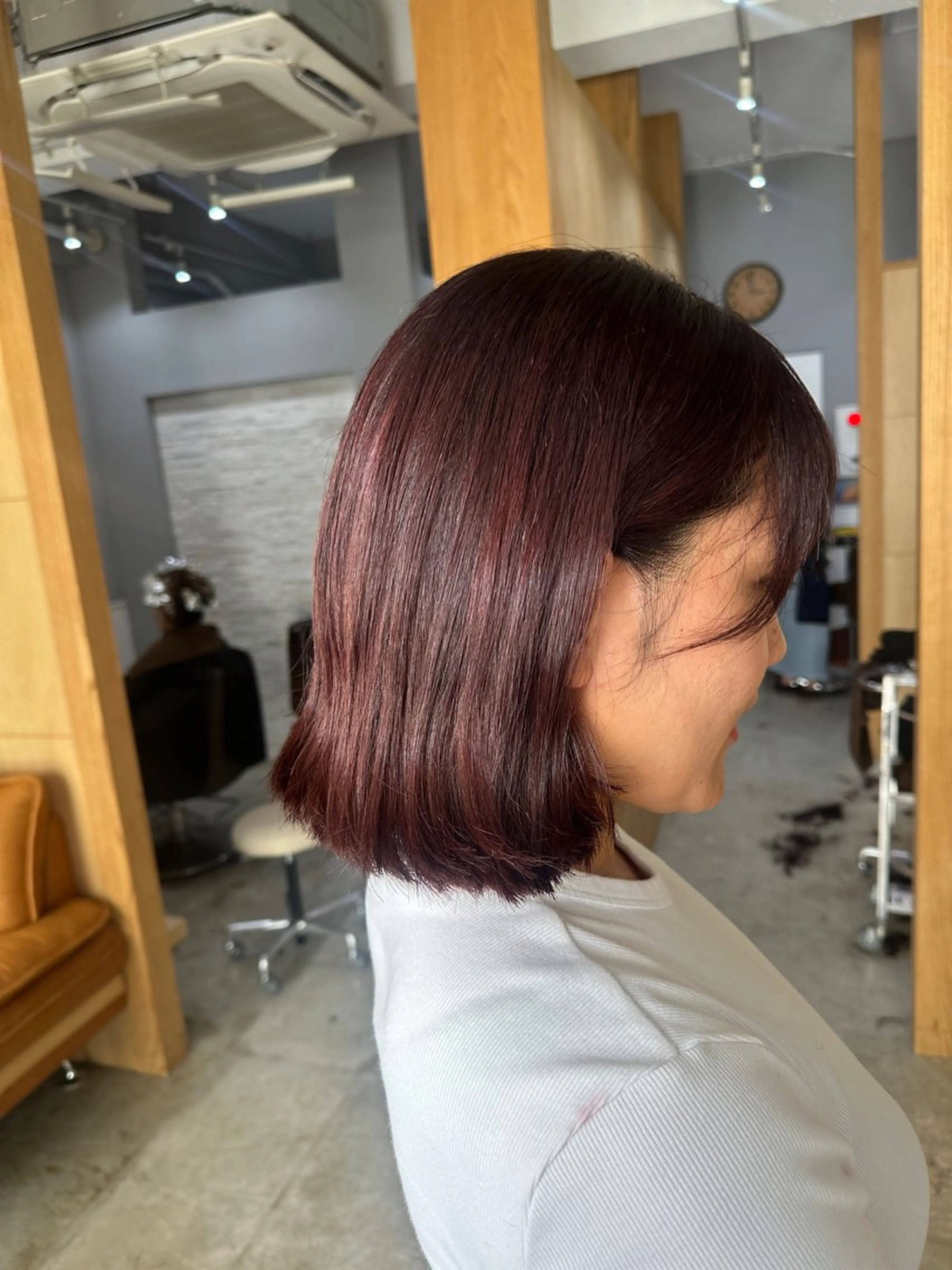 ミディアム miloc MOMOKAのヘアスタイル
