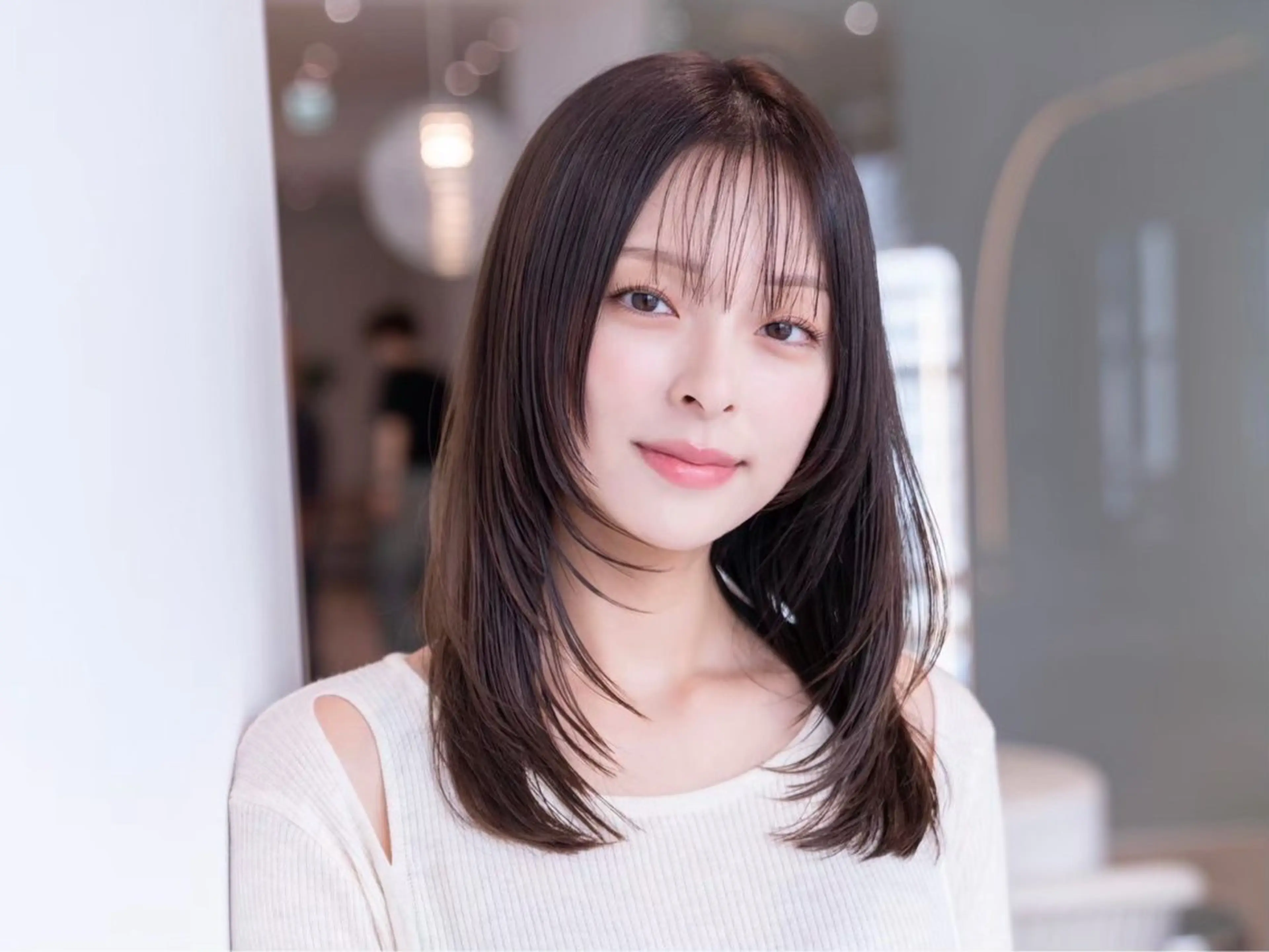 ロング レイヤーカット ロング シースルーバング 小顔カット トリートメント ヘアカラー トリートメント 🫧艶感カラー/ あいり🤍のヘアスタイル