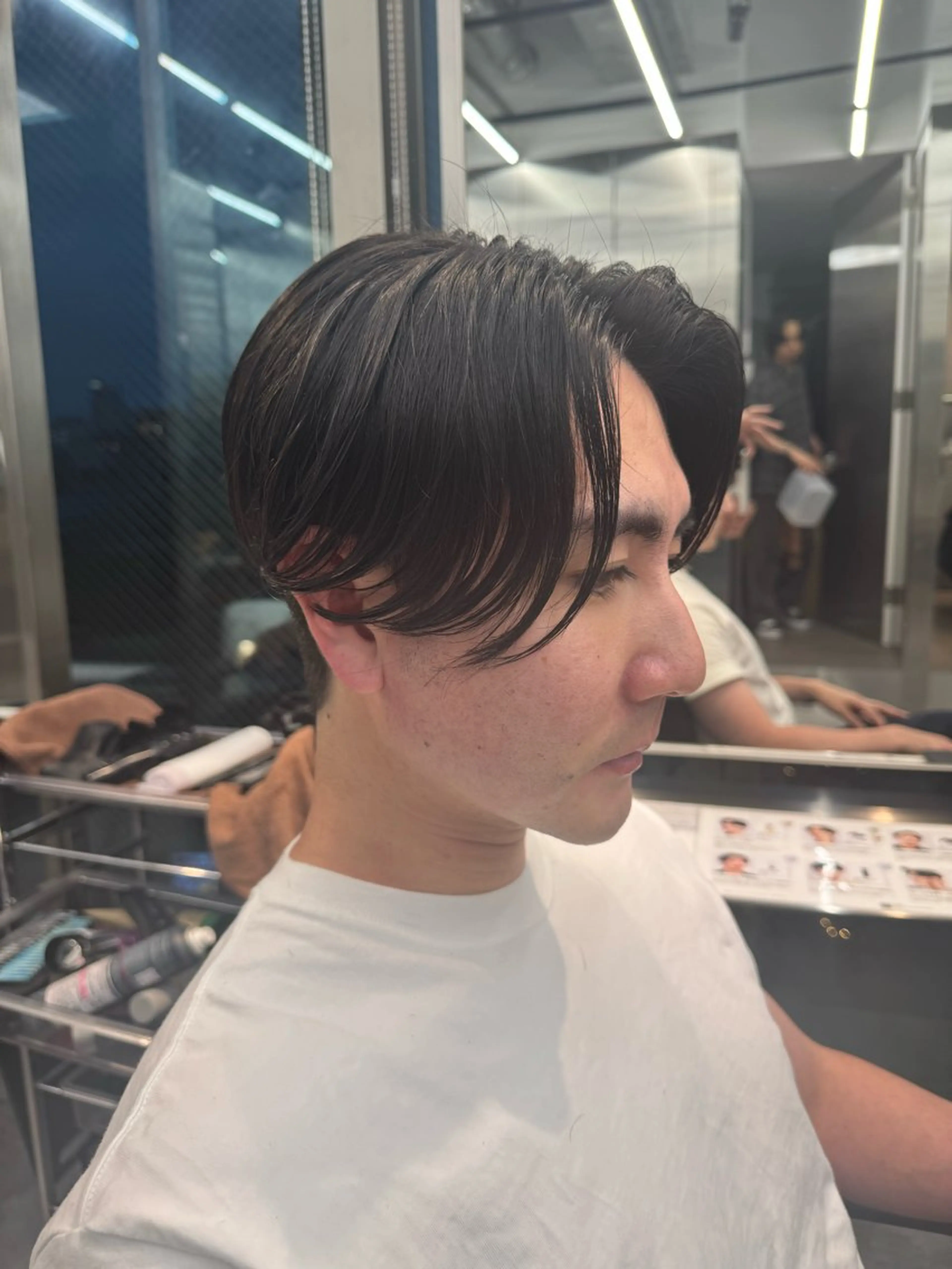 カット+ニュアンスパーマ¥3000円スタイリストによるカットですの写真