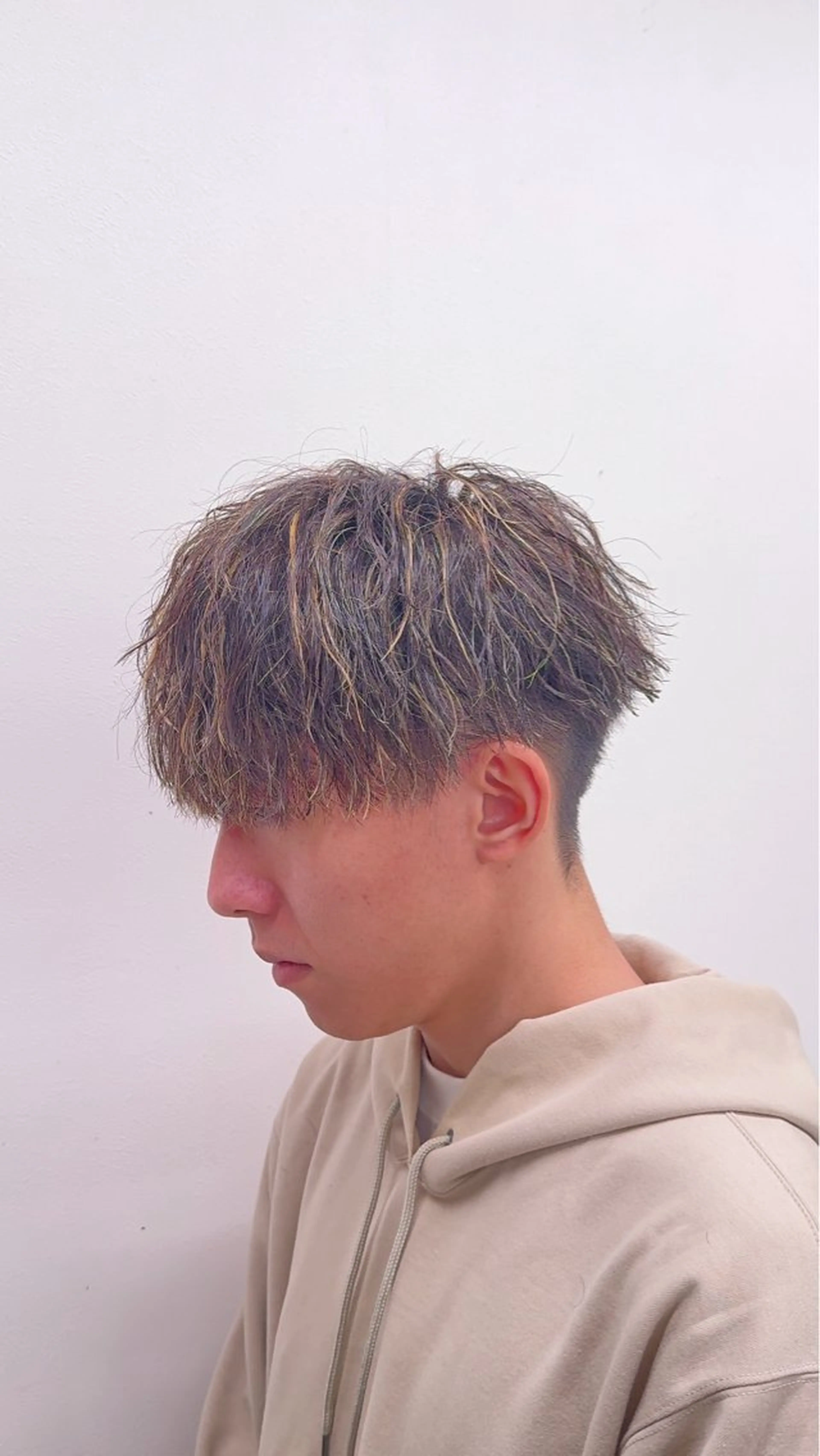 ショート パーマ ヘアアレンジ メンズ メンズハイライト マッシュ メンズパーマ ハイライト カット ヘアカラー パーマ ヘッドスパ ヘアセット 顔まわりカット の達人のヘアスタイル