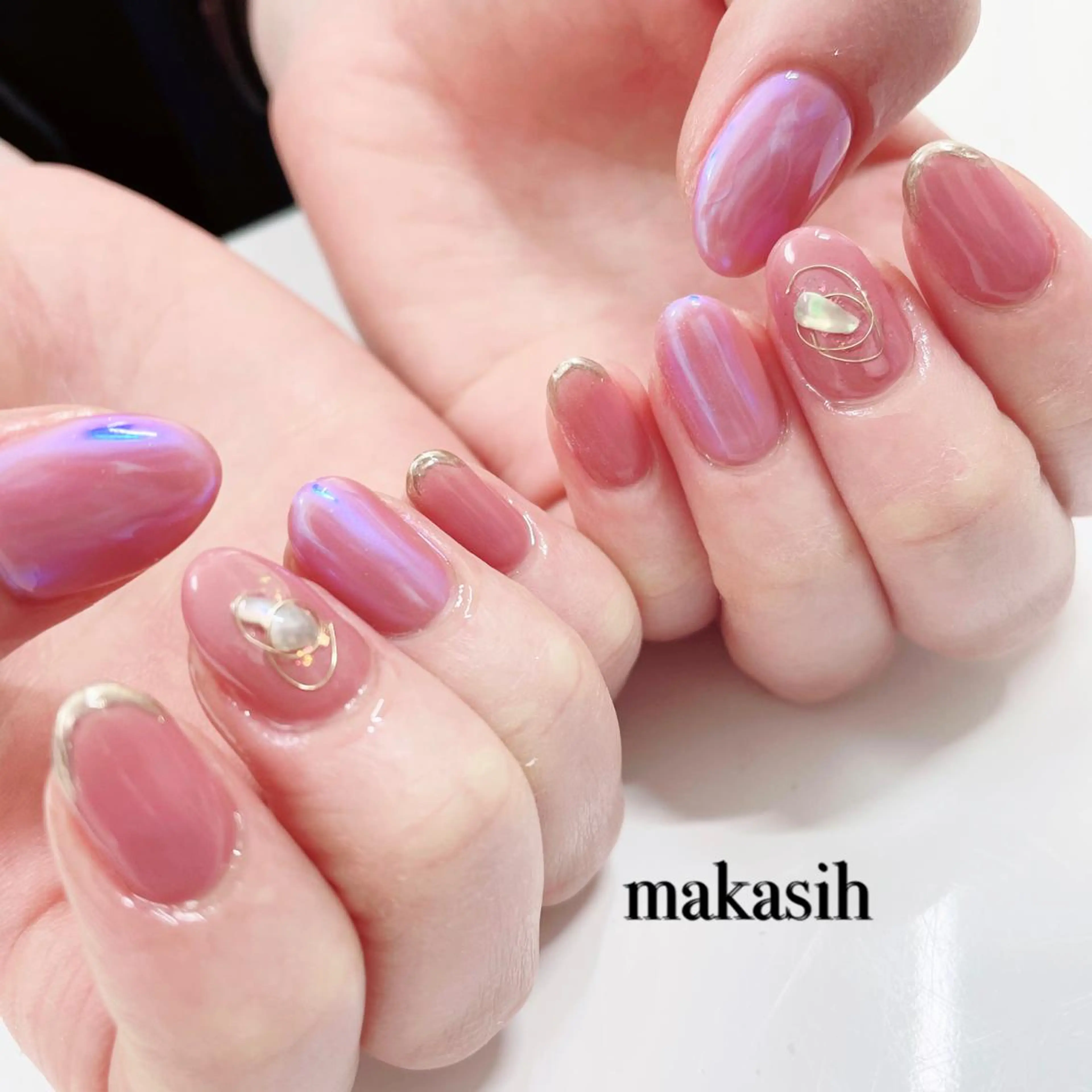 ネイル オーロラネイル ピンク 濱田 美菜子のエステ・リラクイメージ