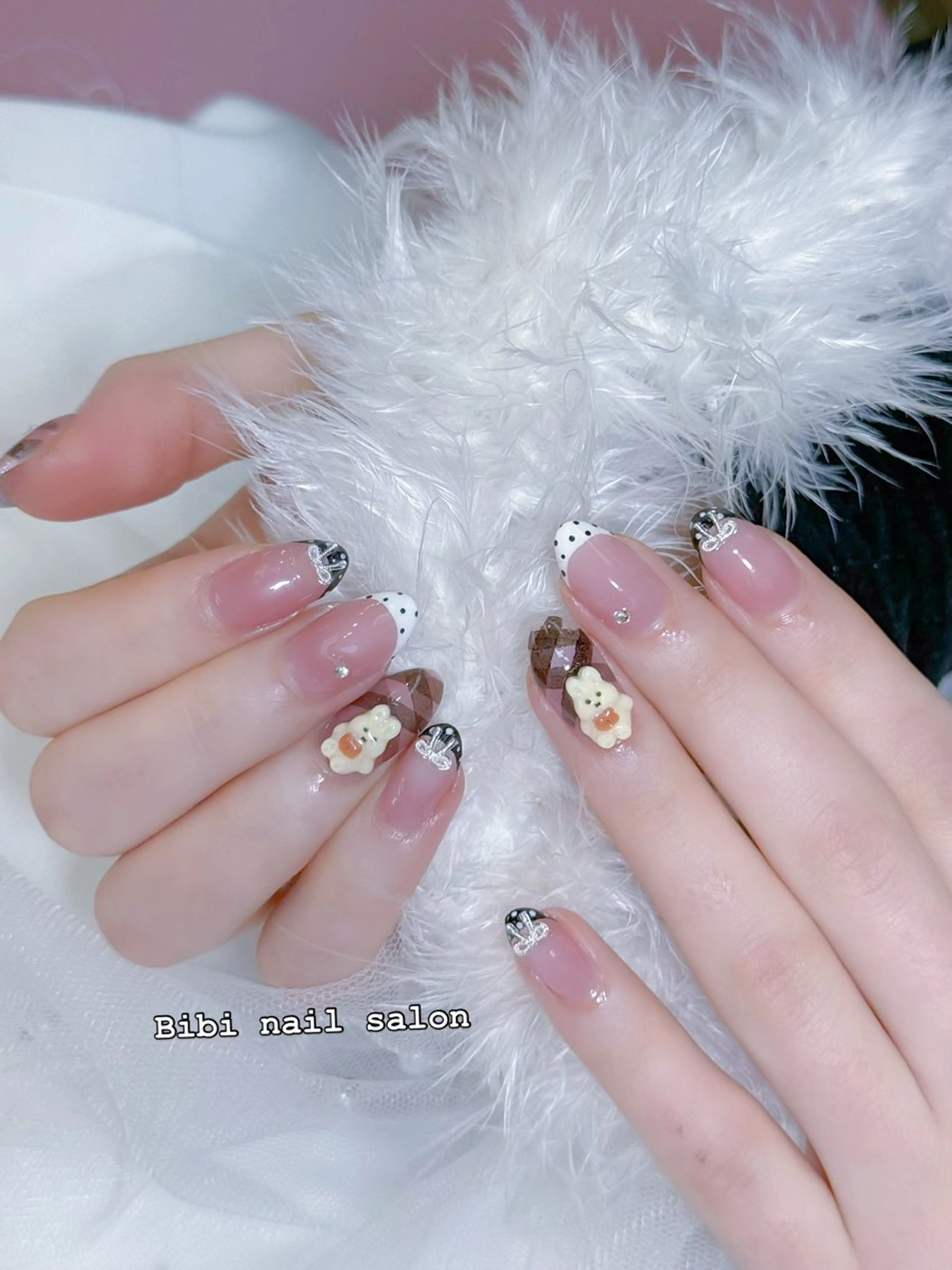セミロング ハンドネイル Bibi beauty spa Osaka所属・Bibi nail Osakaのネイルデザイン