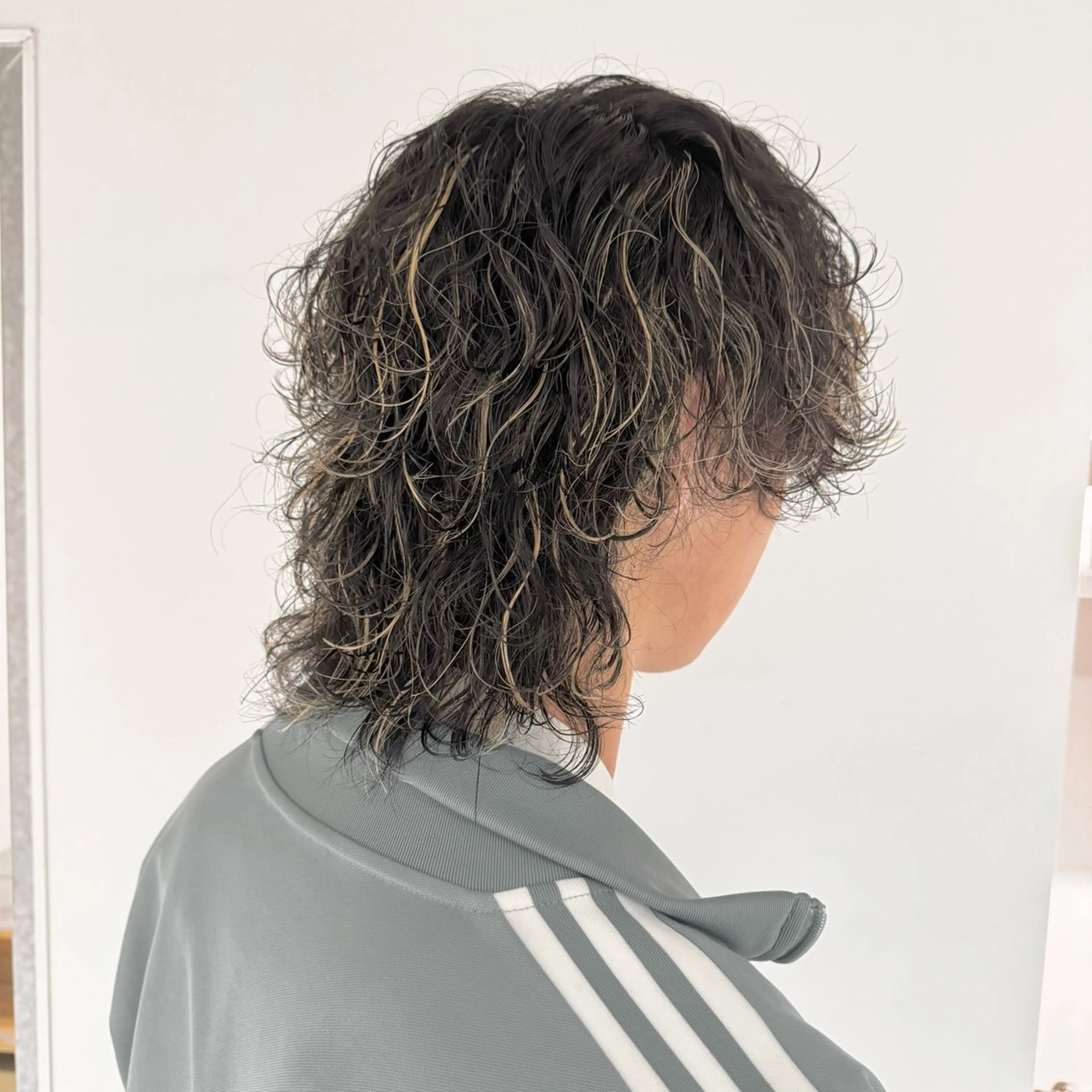 【メンズカット】+【ウルフパーマ】＋【ハイライト】　（波巻き、ツイスパ変更可能）の写真