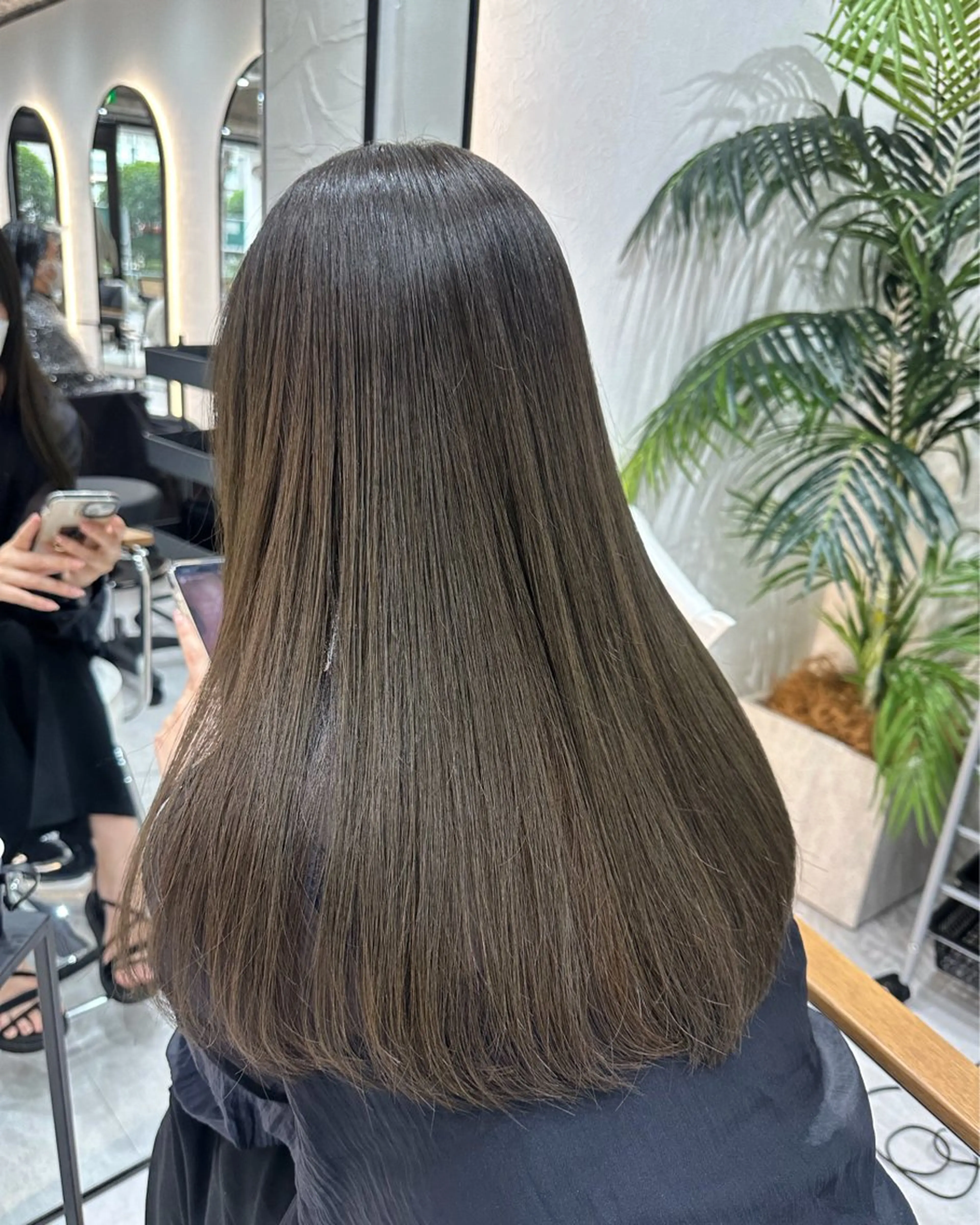 セミロング カラー アディクシーカラー ベージュカラー ブリーチ ケアブリーチ デザインカラー 韓国ヘア顔周りカット 艶髪ベージュtamaのヘアスタイル