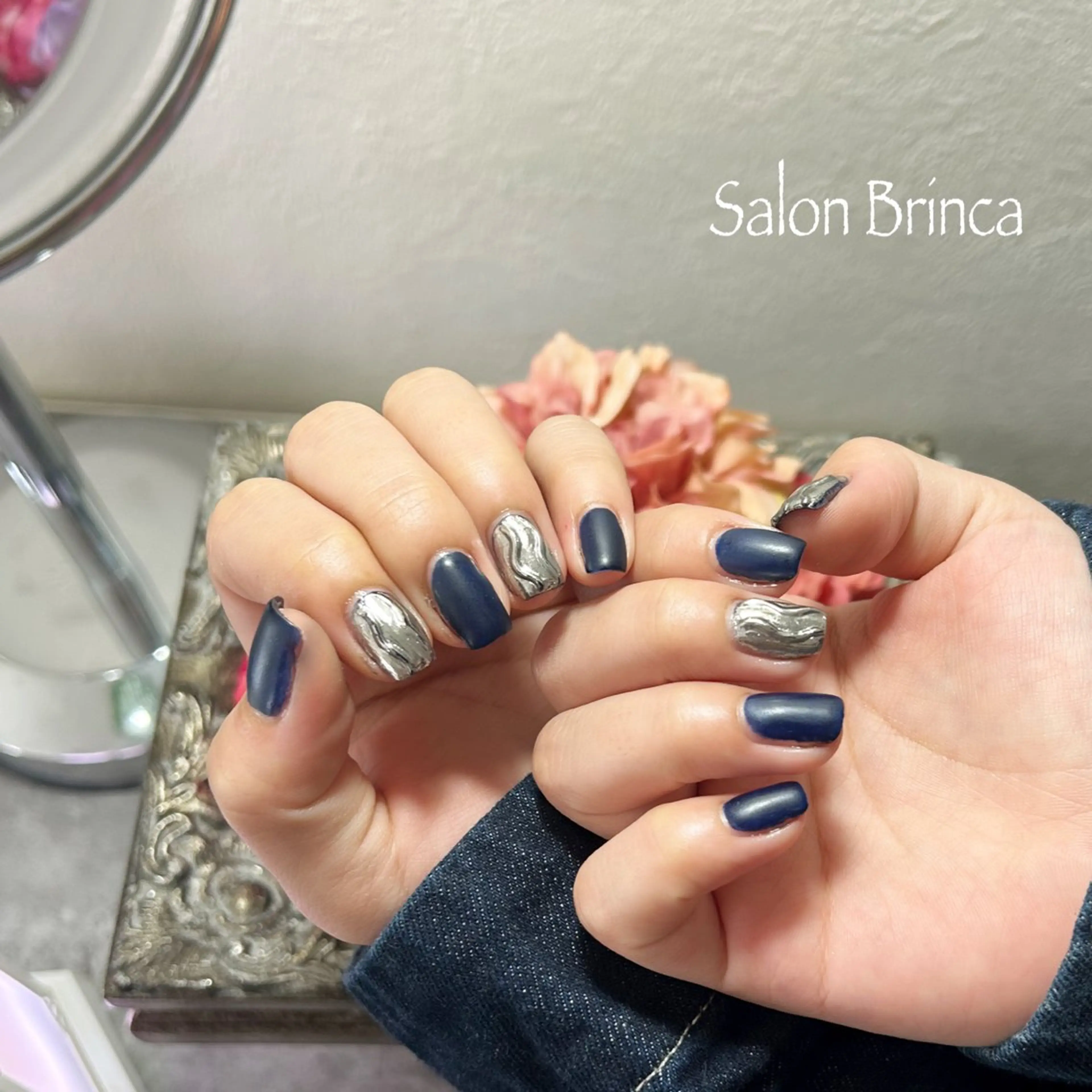 ネイル アートネイル マットネイル ネイビー シルバー Salon Brinca所属・Salon Brinca 中村のネイルデザイン