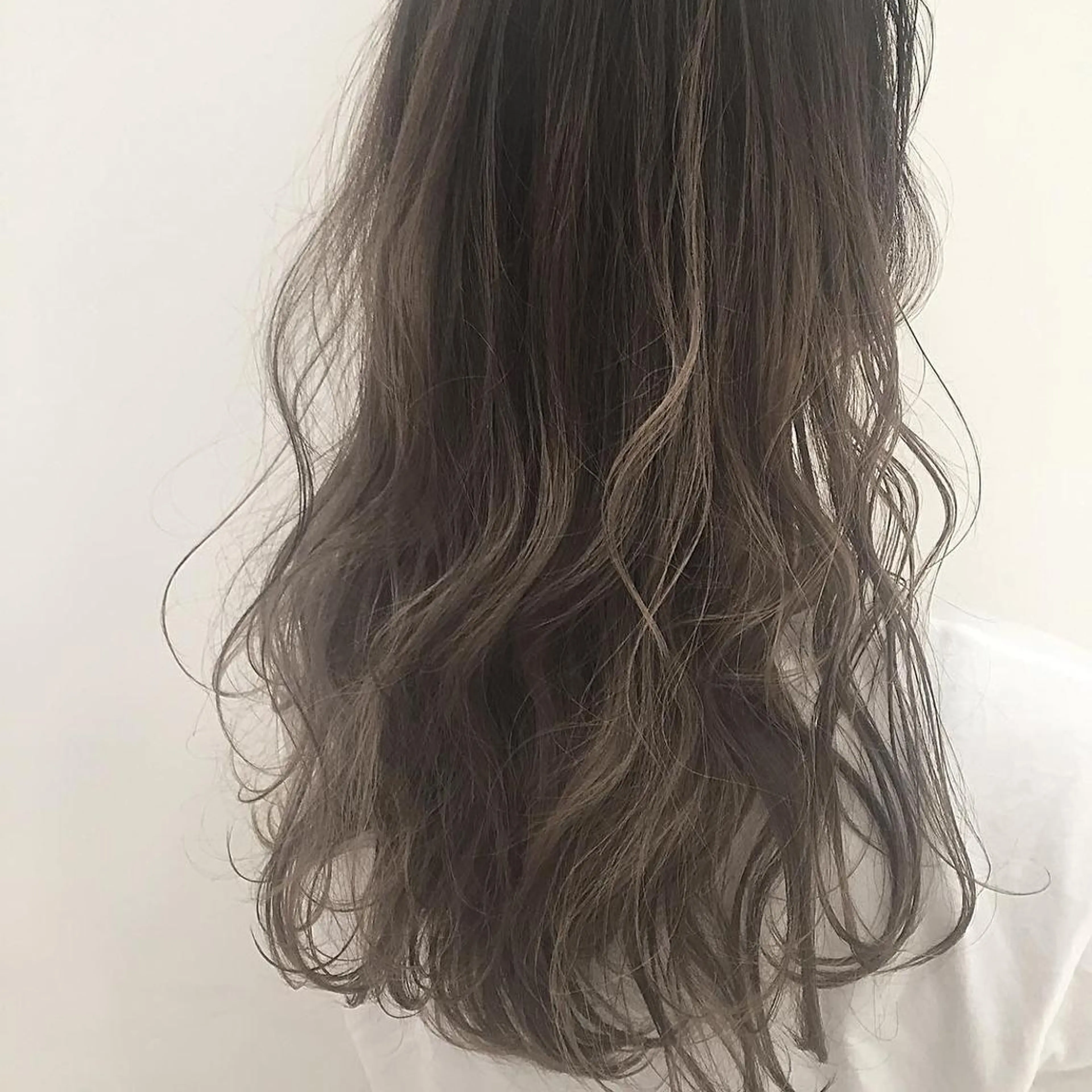 ロング カラー アッシュ 透明感カラー beauty: beast 立町店のヘアスタイル