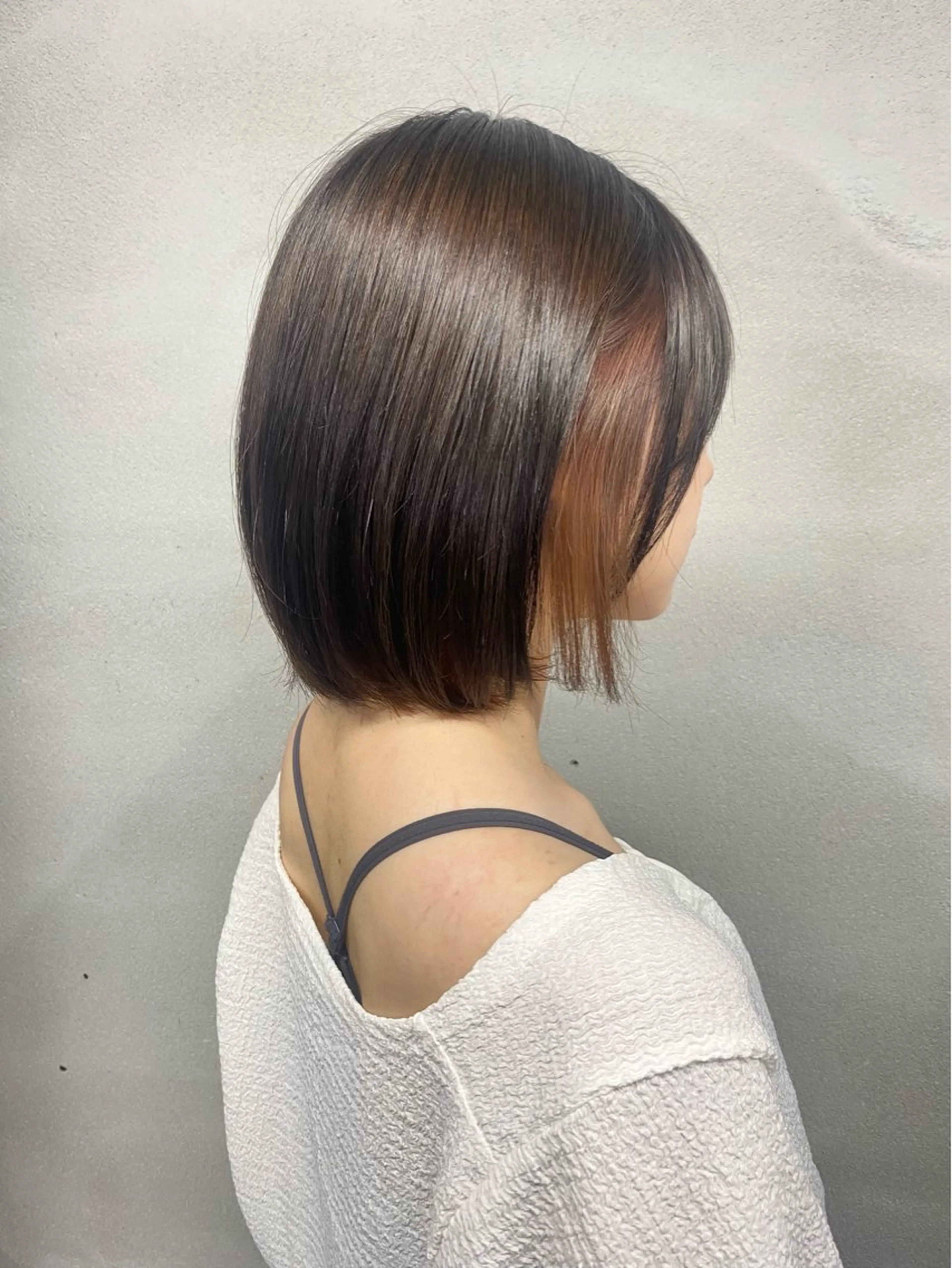 ミディアム カラー ベージュカラー ブリーチ デザインカラー イヤリングカラー インナーカラー カット ヘアカラー 柏 デザインカラー/ レイヤー🐣シオリのヘアスタイル