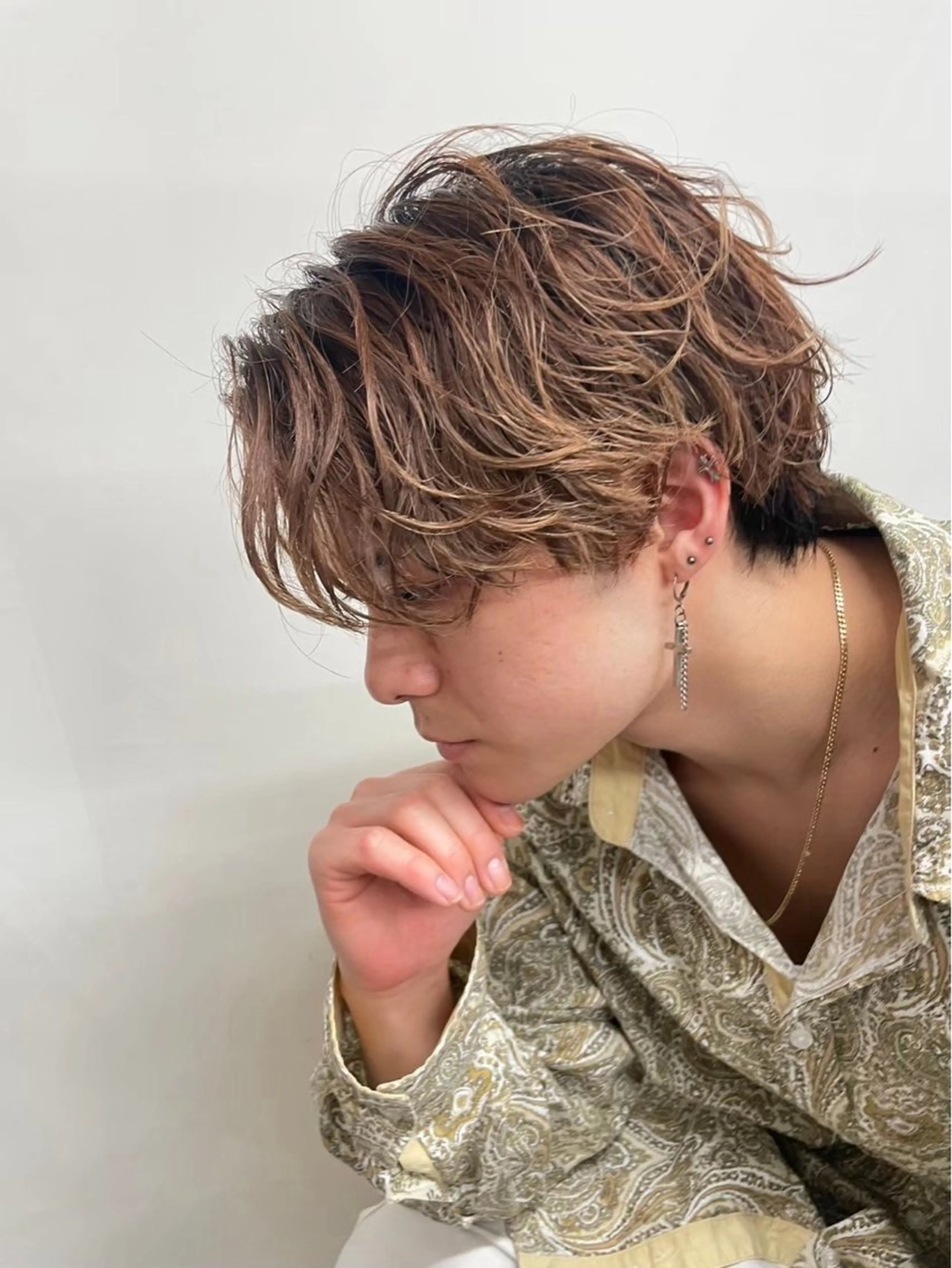 ミディアム カラー メンズ カット ヘアセット メンズパーマ特化 🔥韓国ヘア職人🔥のヘアスタイル