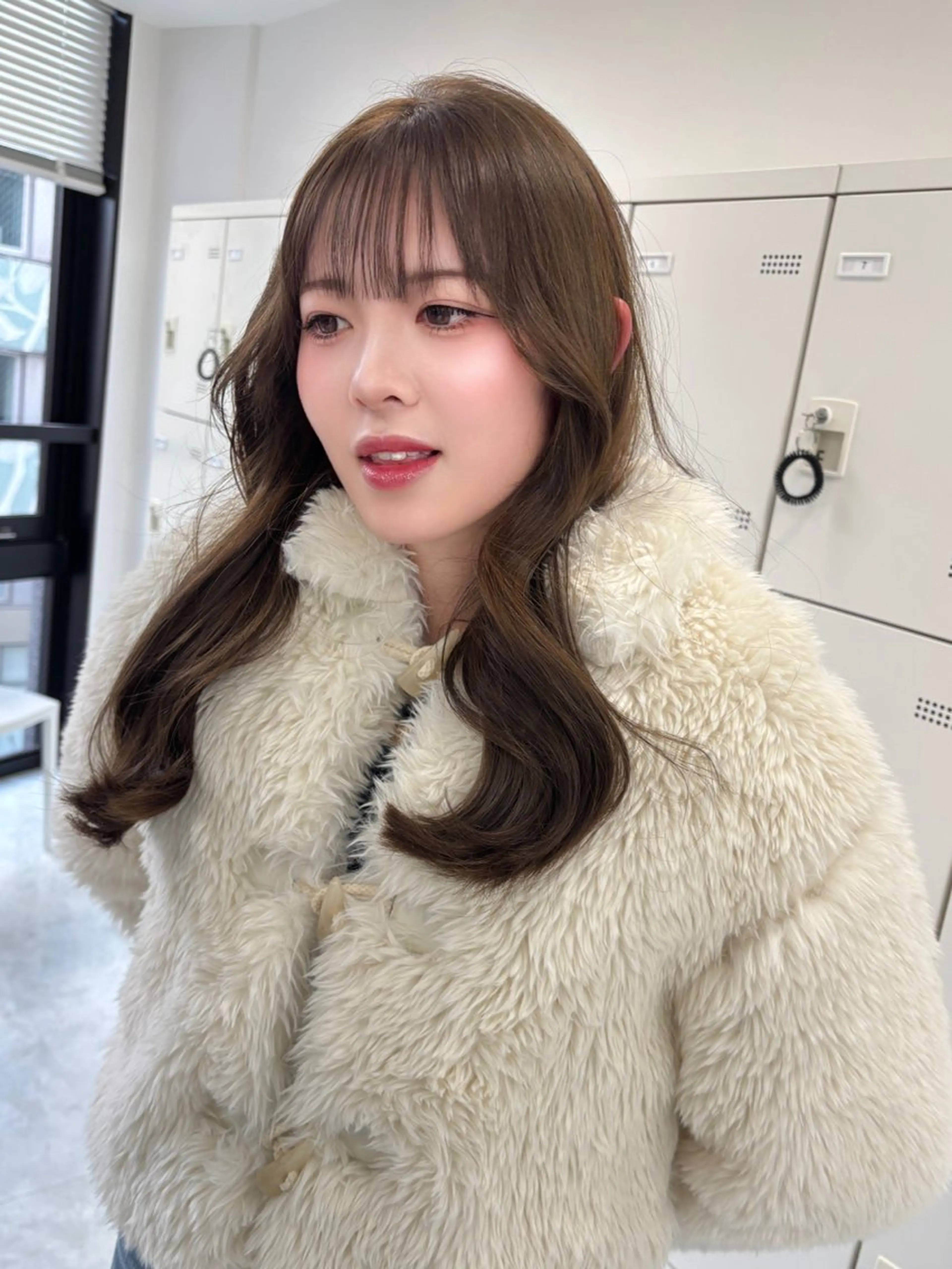 ロング ヘアカラー トリートメント 韓国ヘア/ブリーチ無 しWカラー/オリーブのヘアスタイル