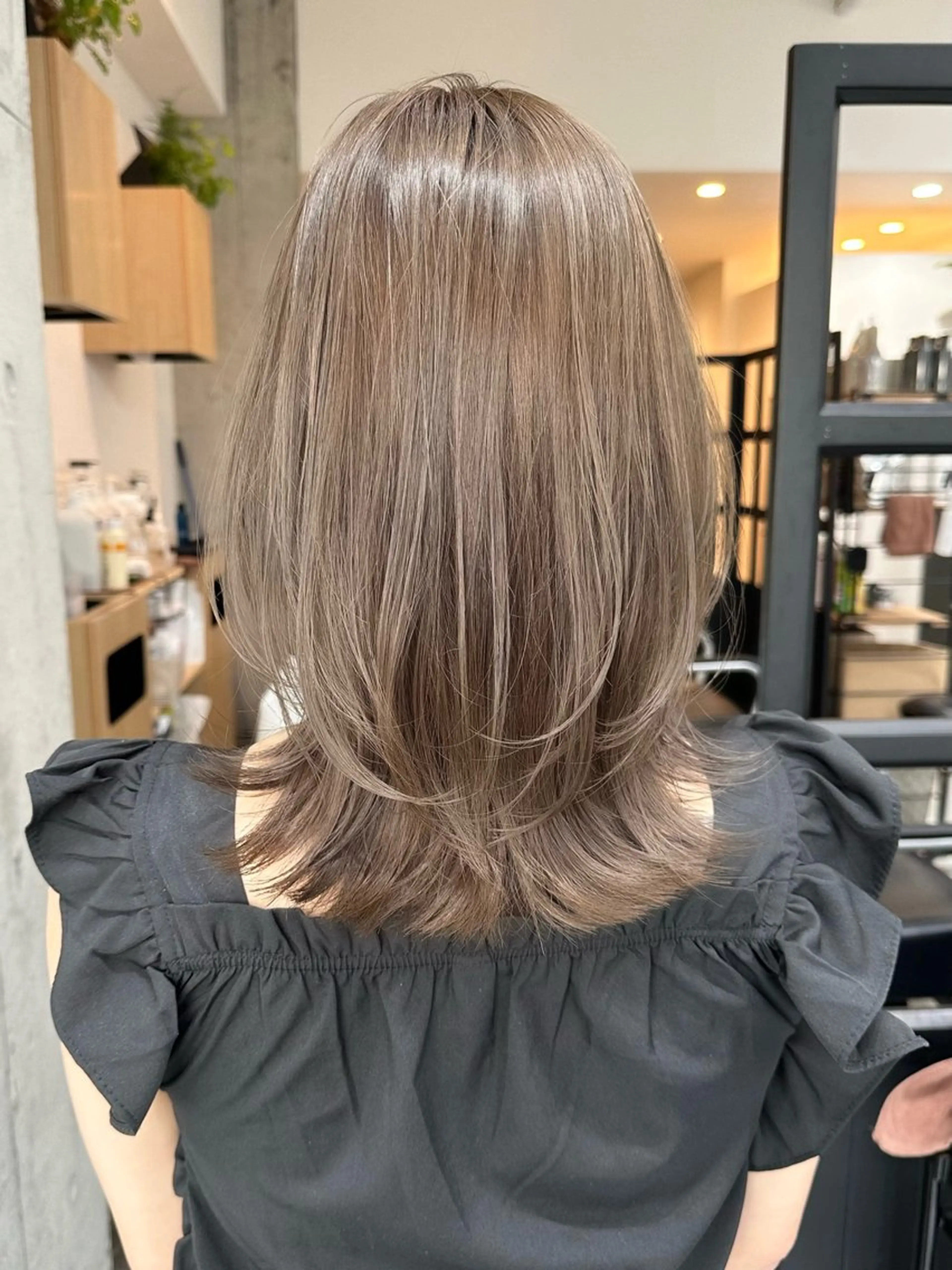 ミディアム くびれヘア レイヤーカット カット ヘアカラー トリートメント ✨透明感カラー 恵比寿HAYATO✨のヘアスタイル