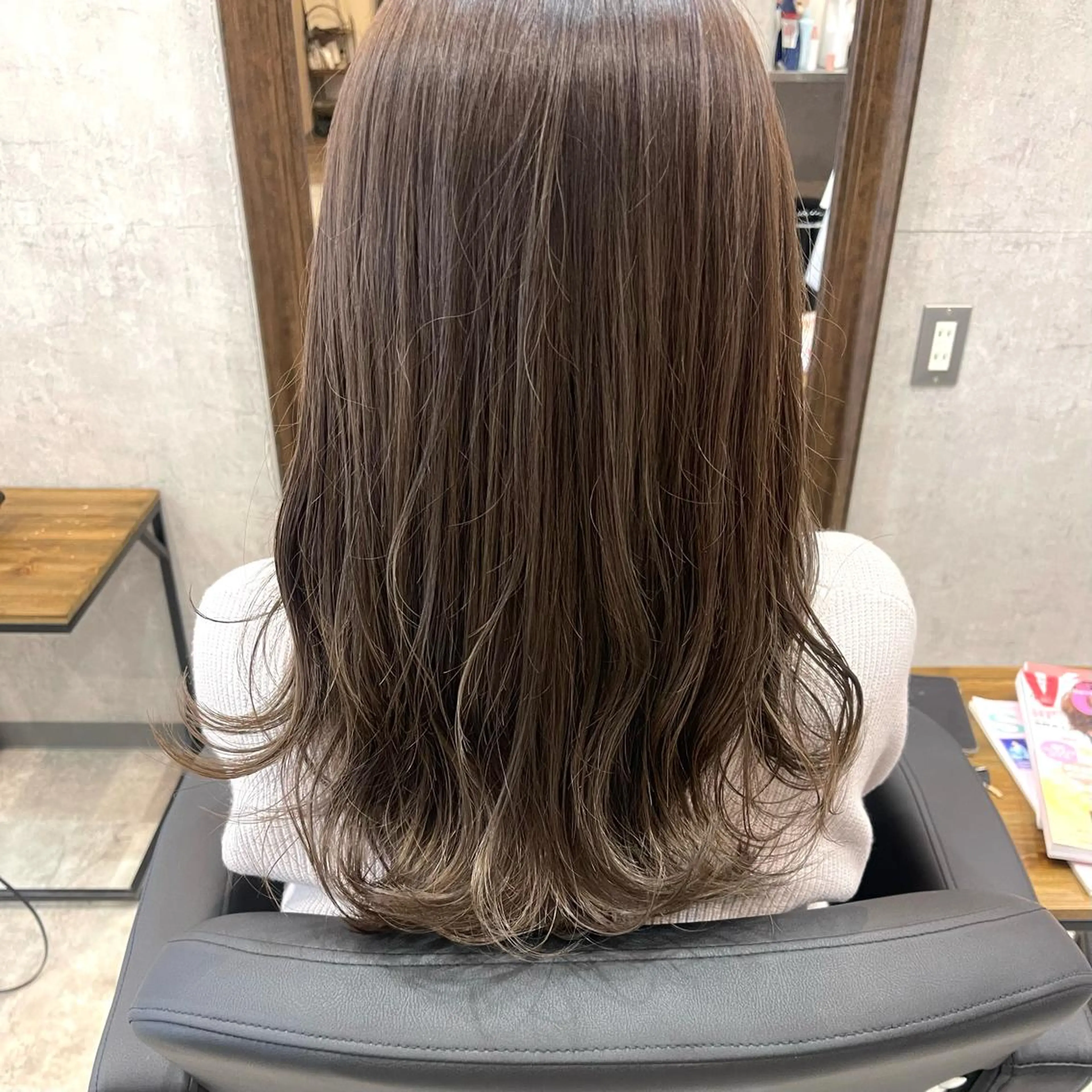 セミロング カラー ヘアアレンジ ベージュカラー パープルカラー トリートメント カット ヘアカラー トリートメント merci.所属・🌻あいり merci.🌻のヘアスタイル