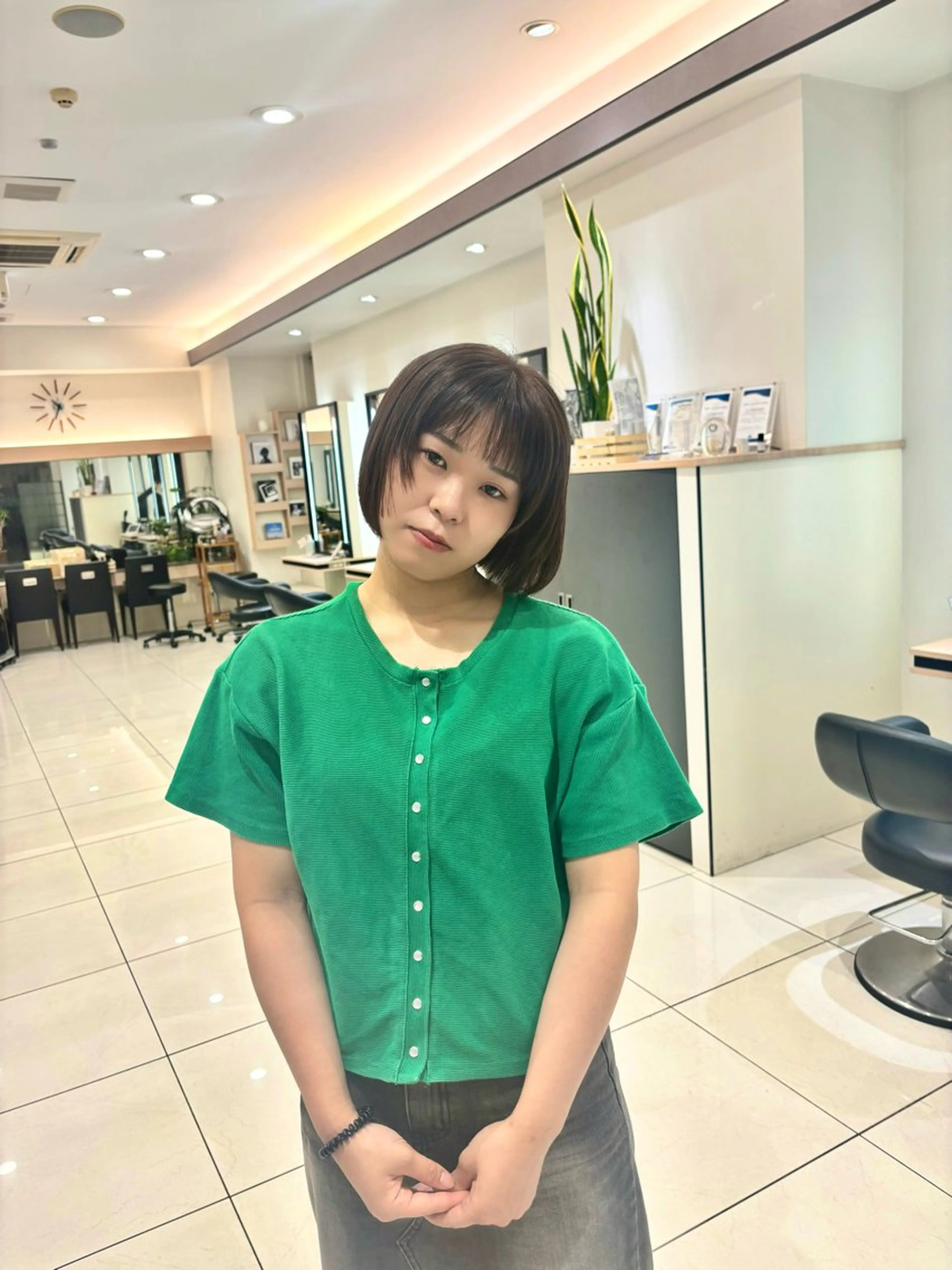 ショート カット ヘアカラー トリートメント 辻村 彩華のヘアスタイル