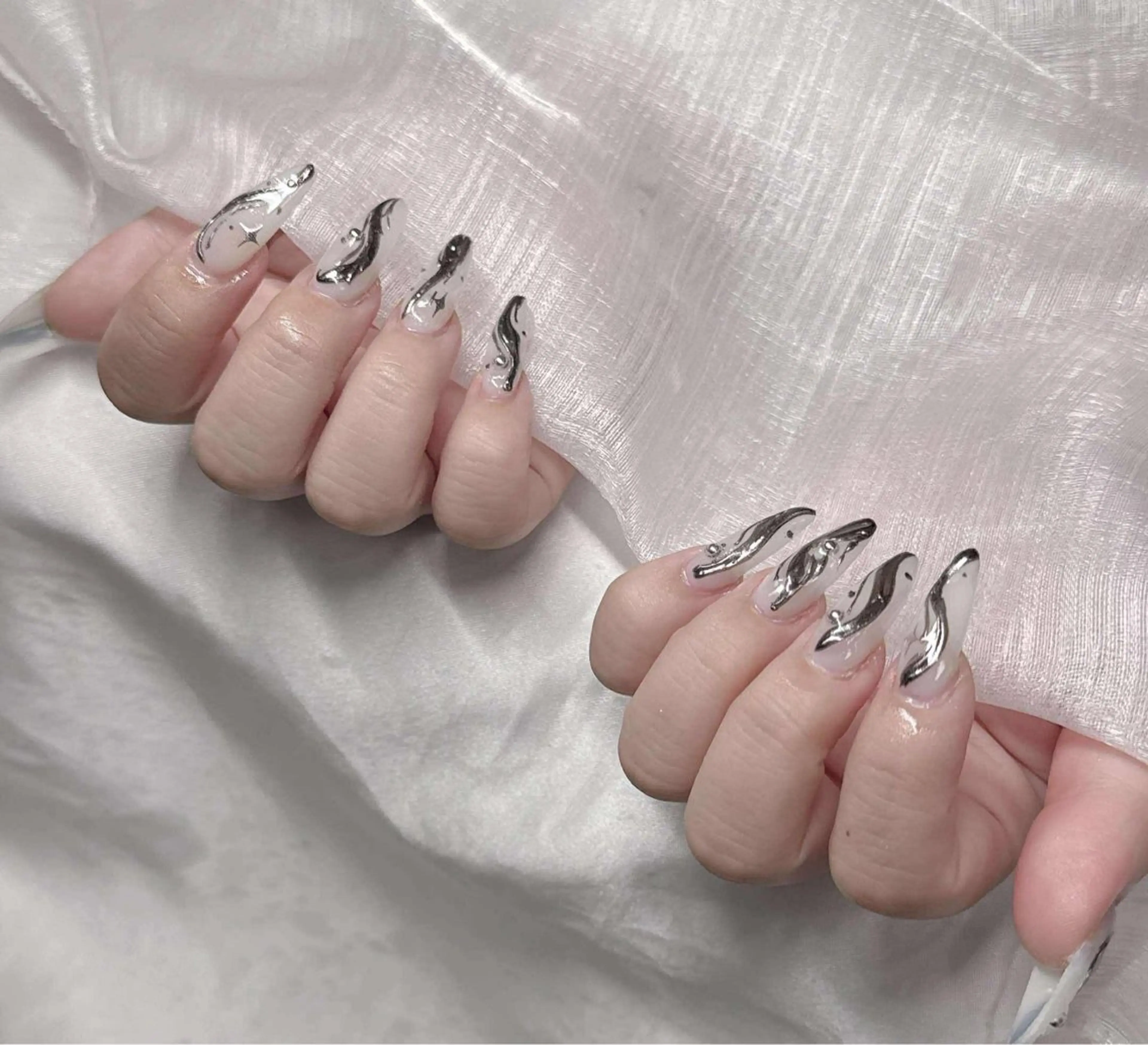 ネイル 長さ出し グラデーション 卒業式 キラキラネイル マグネットネイル ハンドネイル Lee Nailsのネイルデザイン