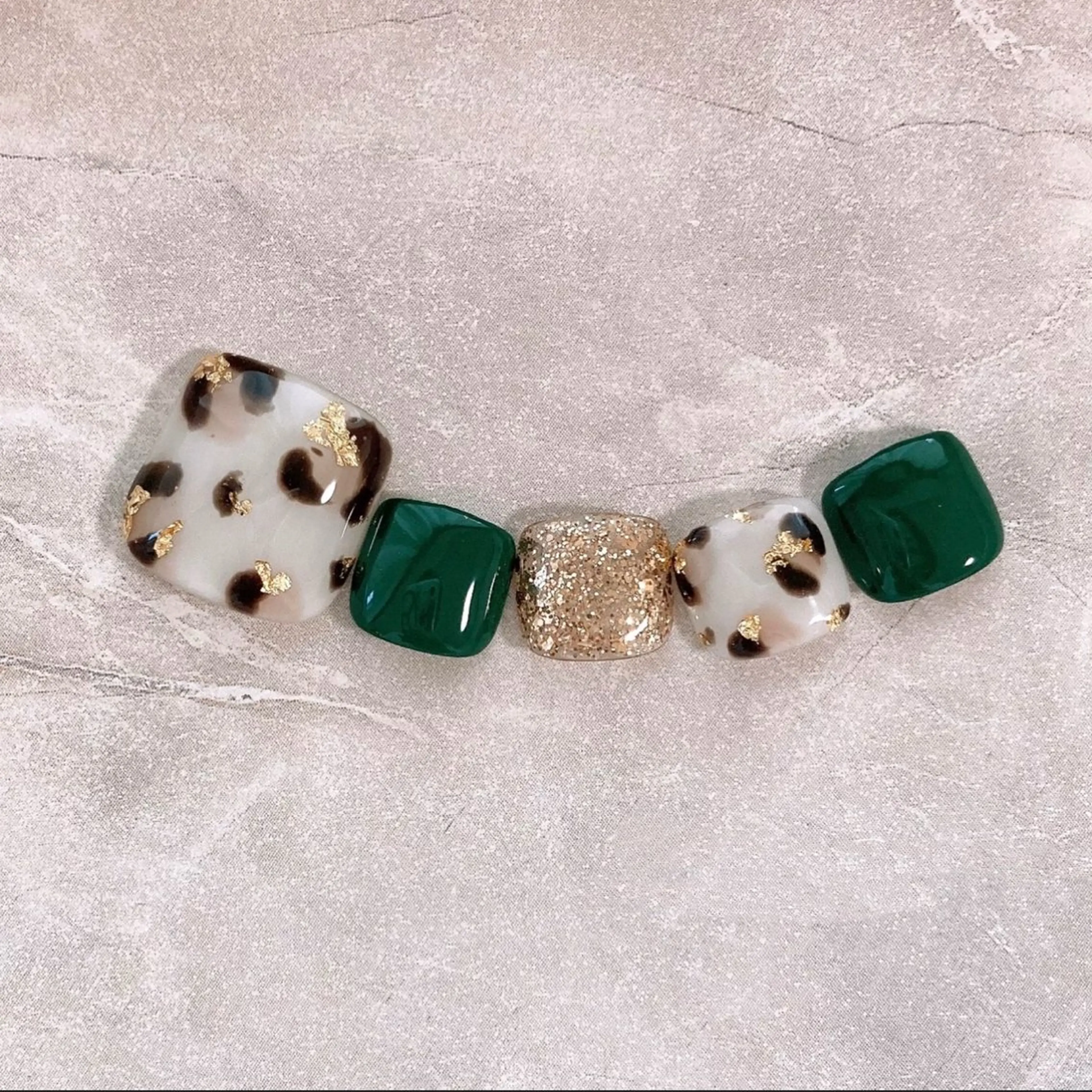 ネイル フットネイル キューティプティ池袋東口店所属・🍒✨萌 萌✨🍒のネイルデザイン