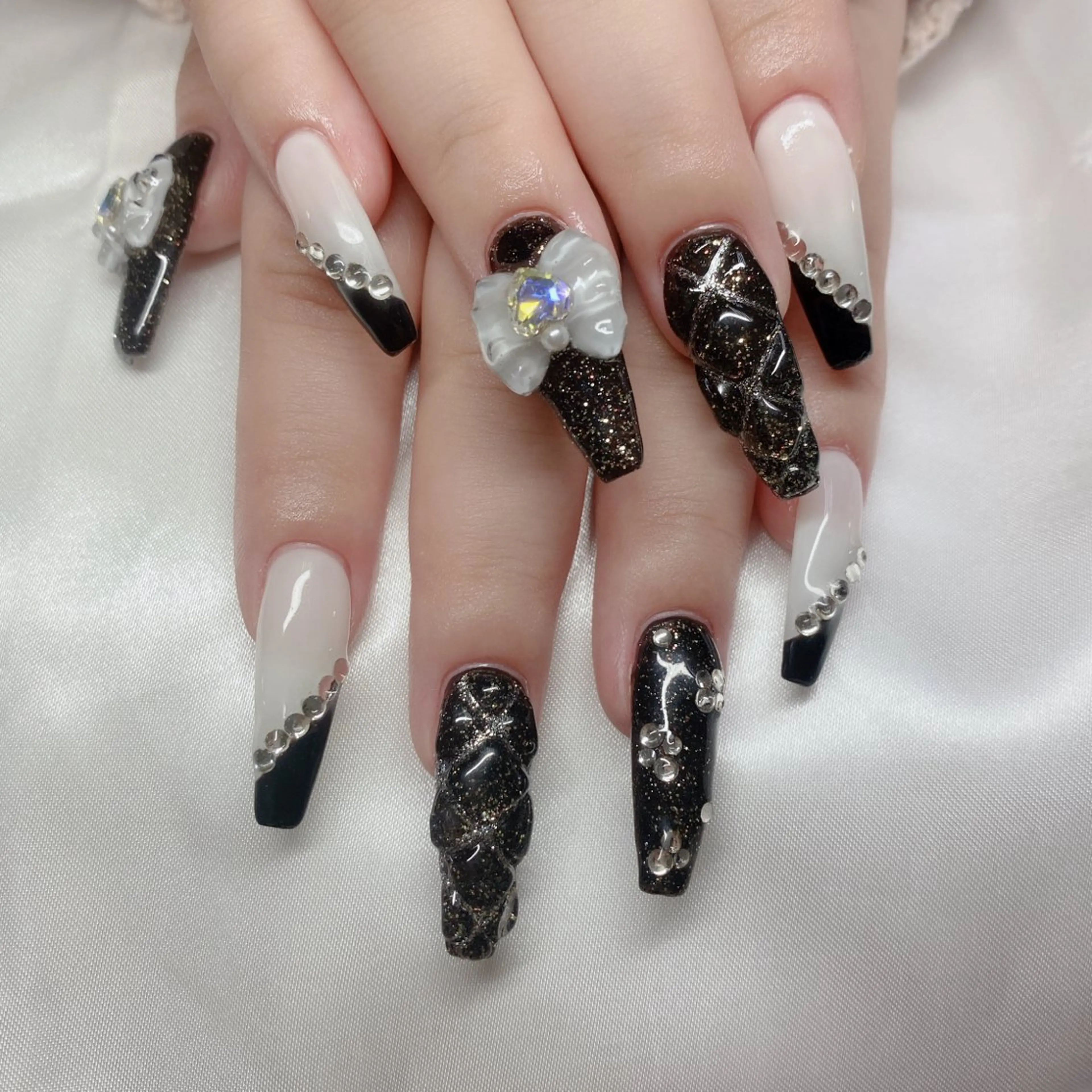 ネイル ハンドネイル ハンドケア UniqueNail 長さだし専門店のネイルデザイン