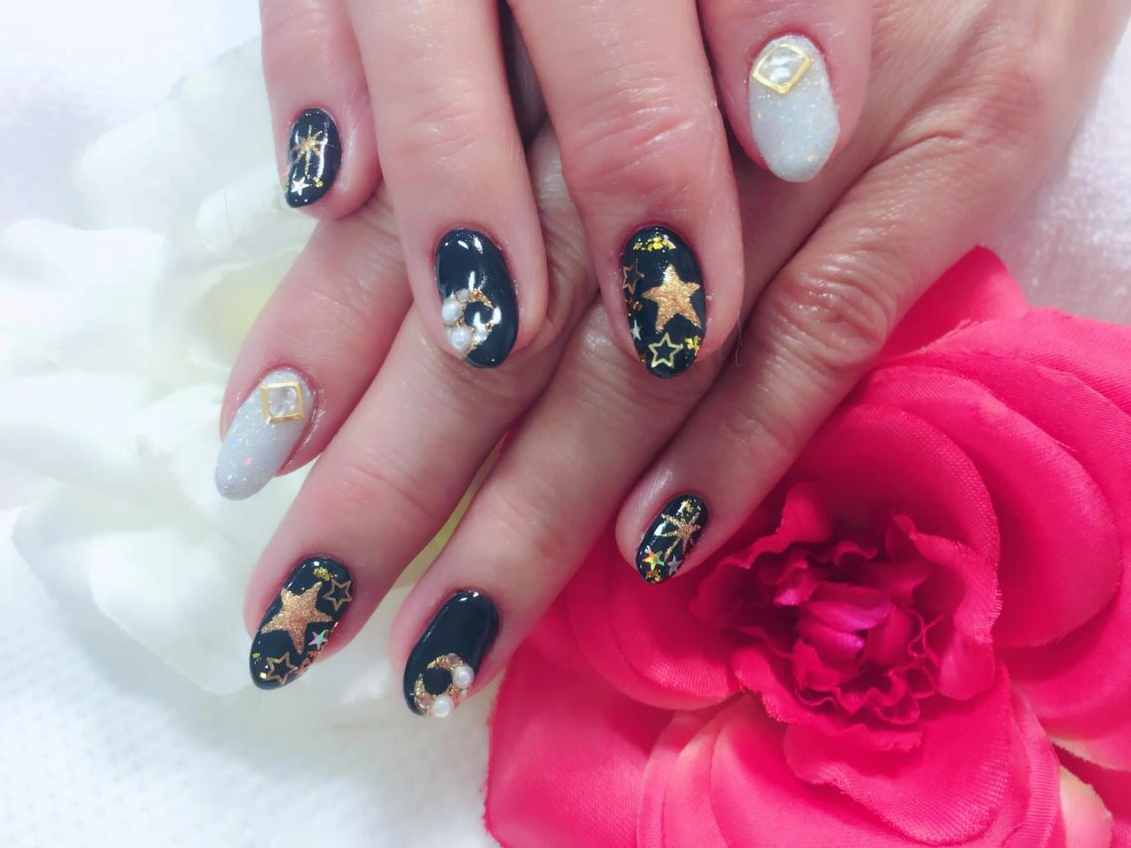 ネイル キラキラネイル 隠れ家一戸建て金町 HIROMI 葛飾区のネイルデザイン