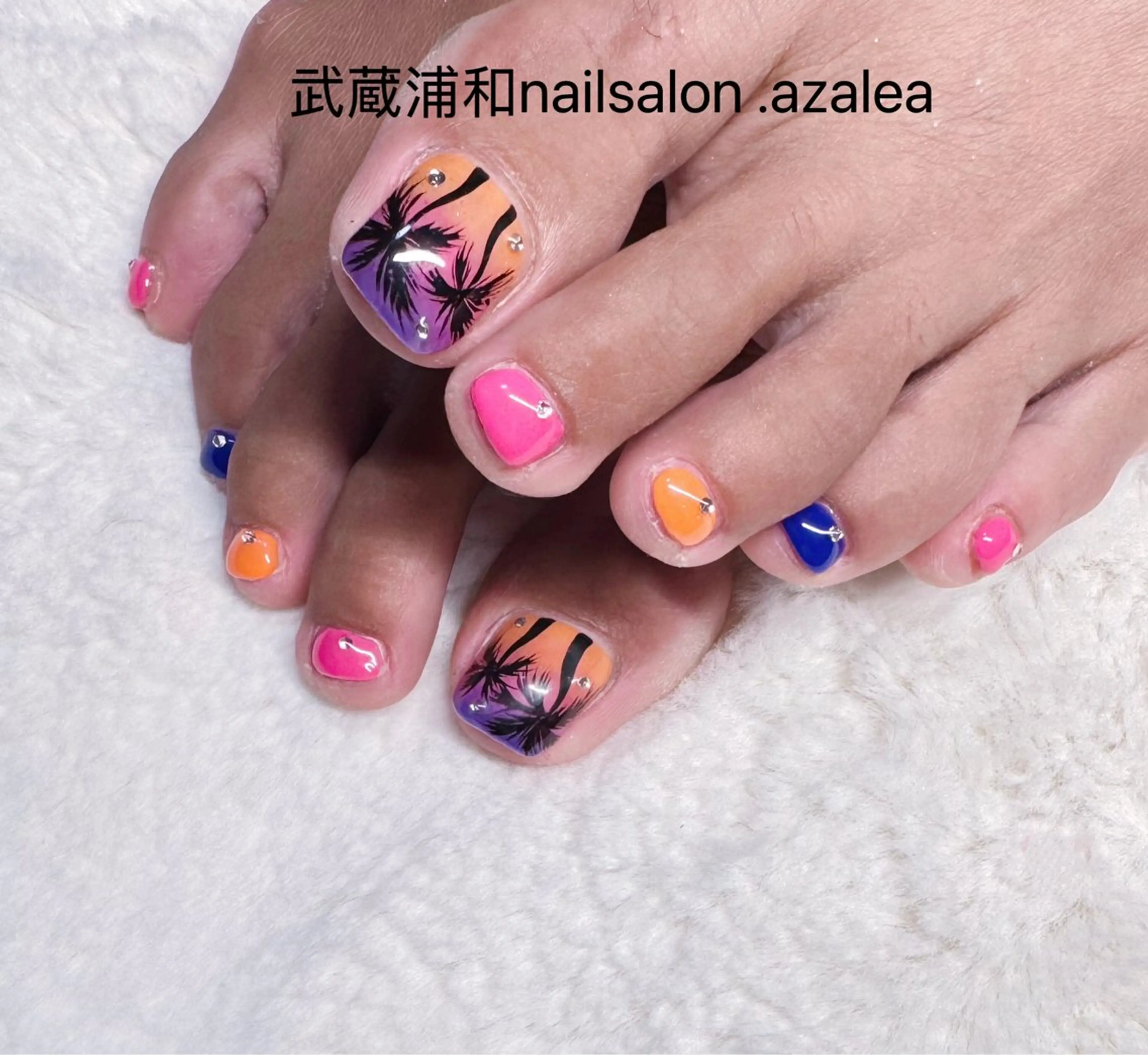 ネイル フットネイル R inのネイルデザイン