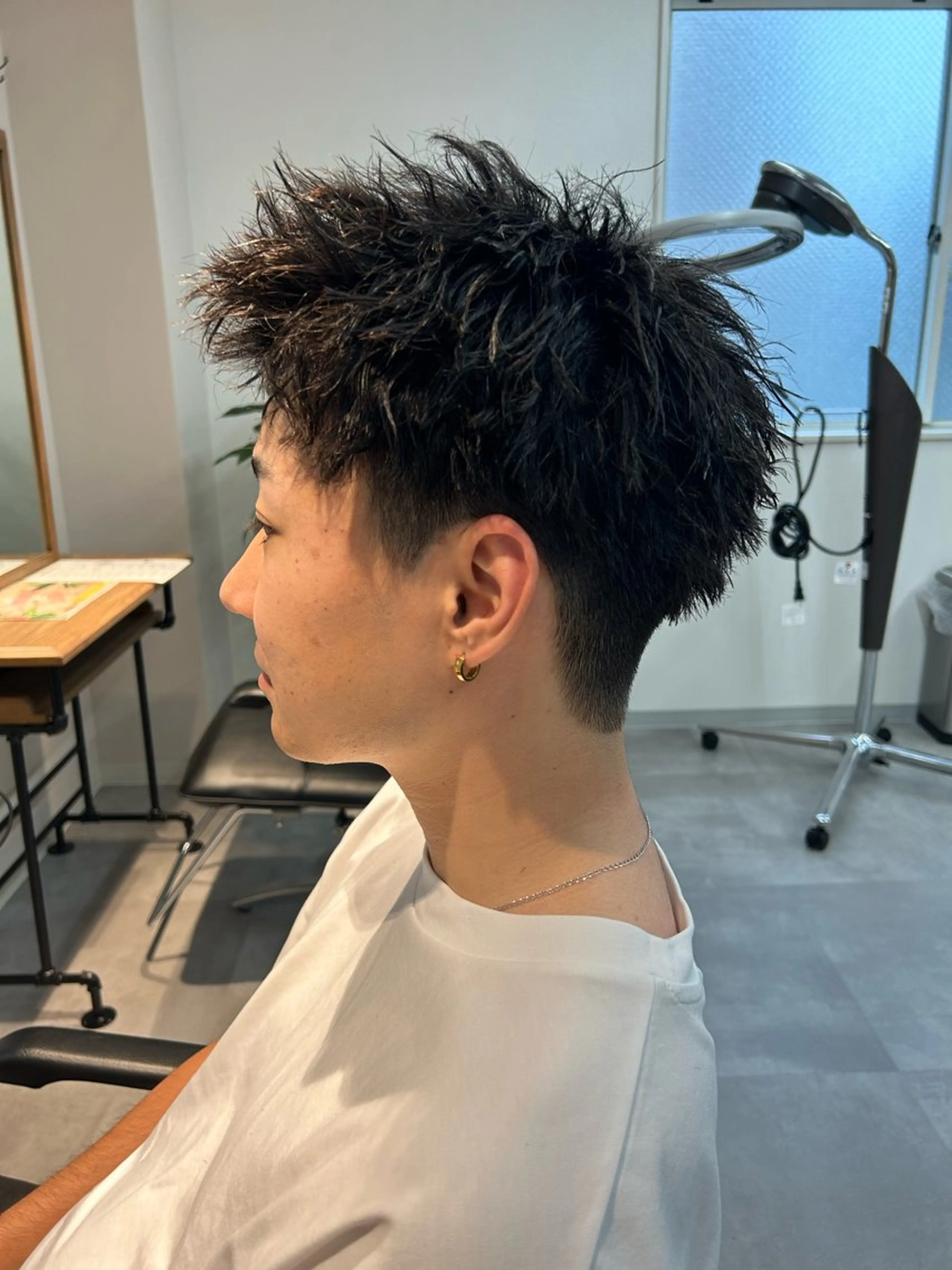 パーマ メンズ メンズパーマ メンズショート スパイキーショート ツイストスパイラルパーマ スパイラルパーマ カット パーマ フェザーパーマ/韓国 /メンズカット保立のヘアスタイル