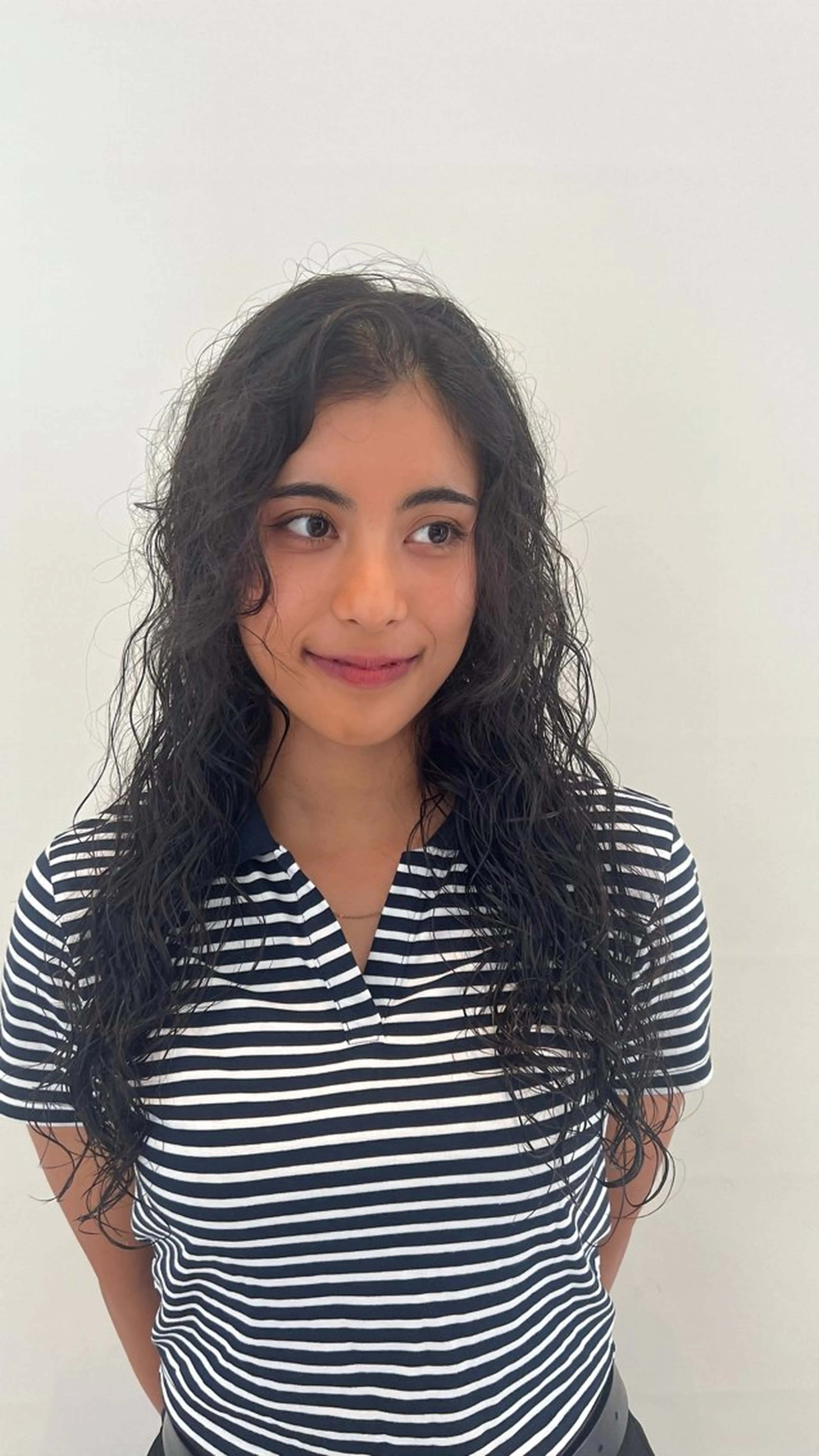 ロング パーマ くせ毛 ストレートパーマ 白築 怜実のヘアスタイル