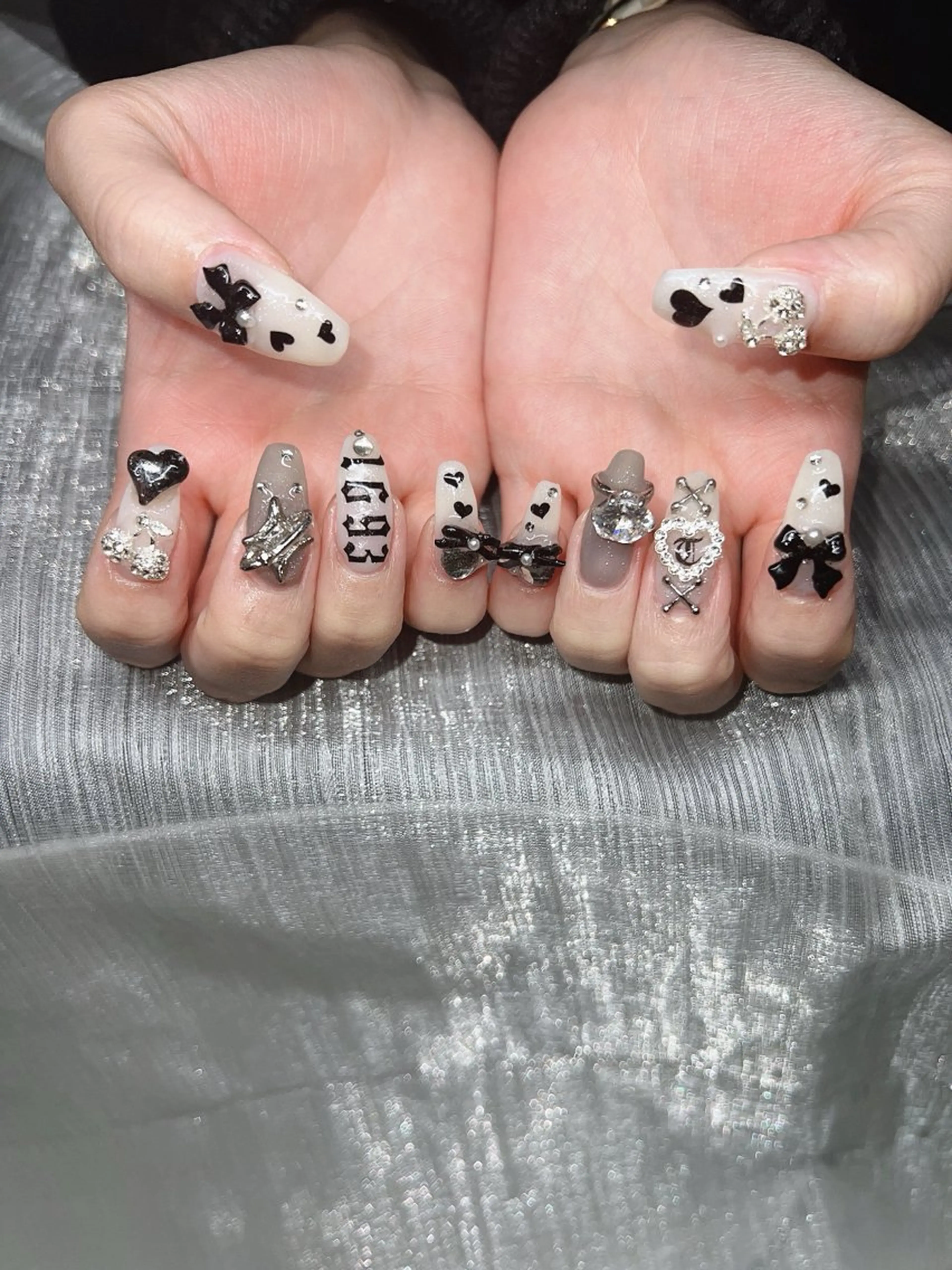 ネイル オーロラネイル チークネイル 長さ出し フットネイル フレンチネイル ハンドネイル Lee Nailsのネイルデザイン