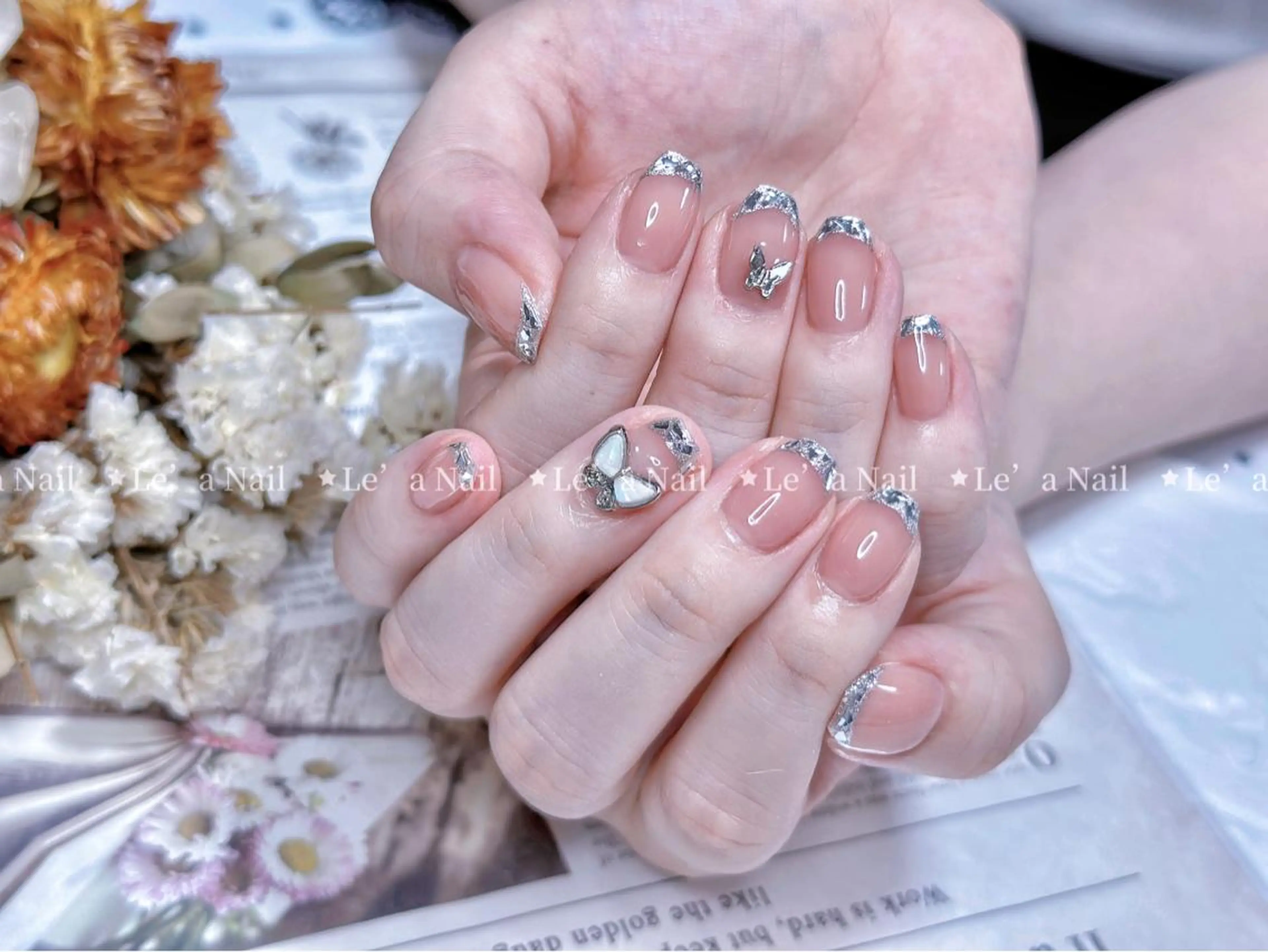 ショート カラー ネイル Lea NAILsalon所属・Le’a NailSalonのネイルデザイン