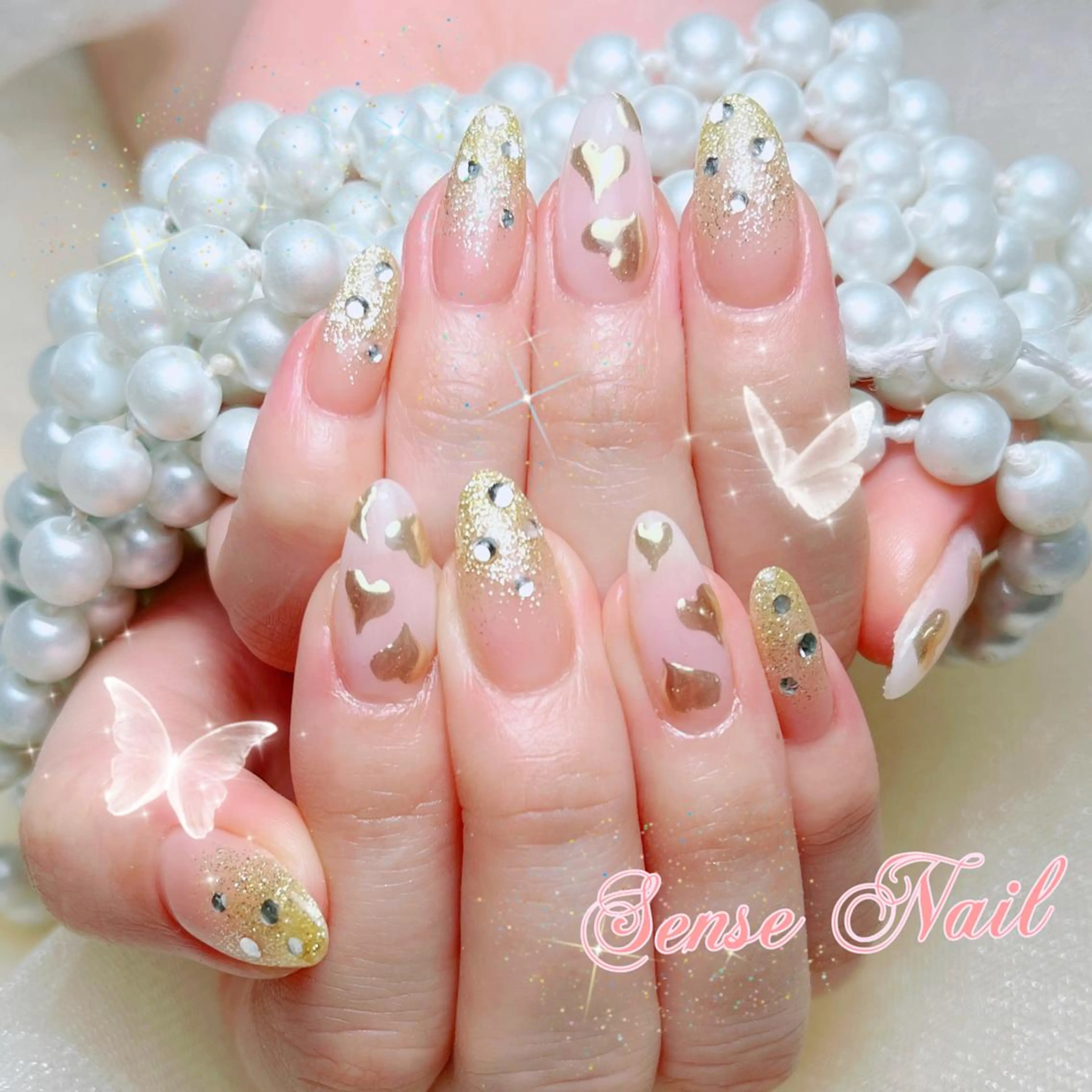 ネイル ハンドネイル ハンドケア Queening 🦋のネイルデザイン