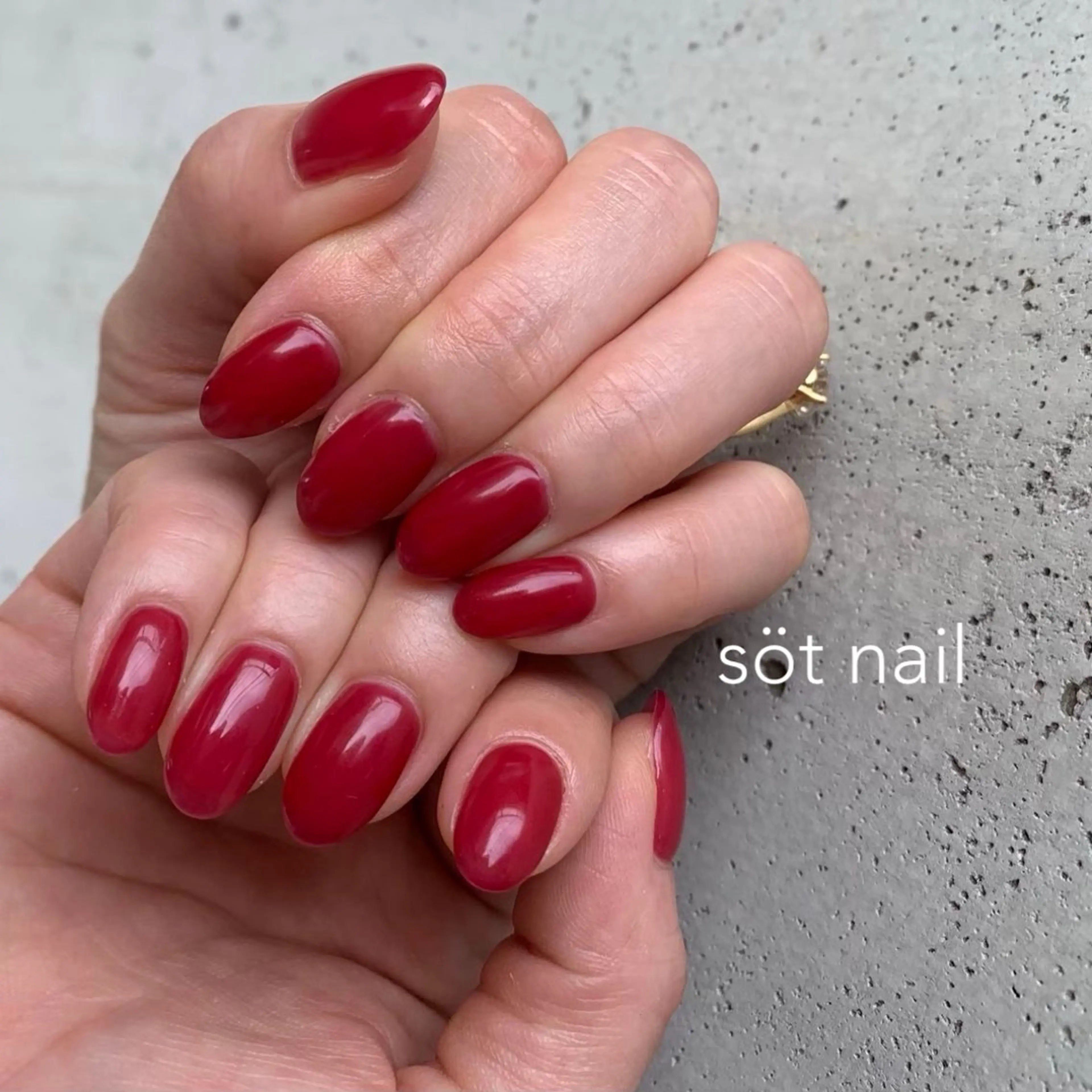 ネイル 赤色 ハンドネイル söt nail所属・岡田 恵美のネイルデザイン