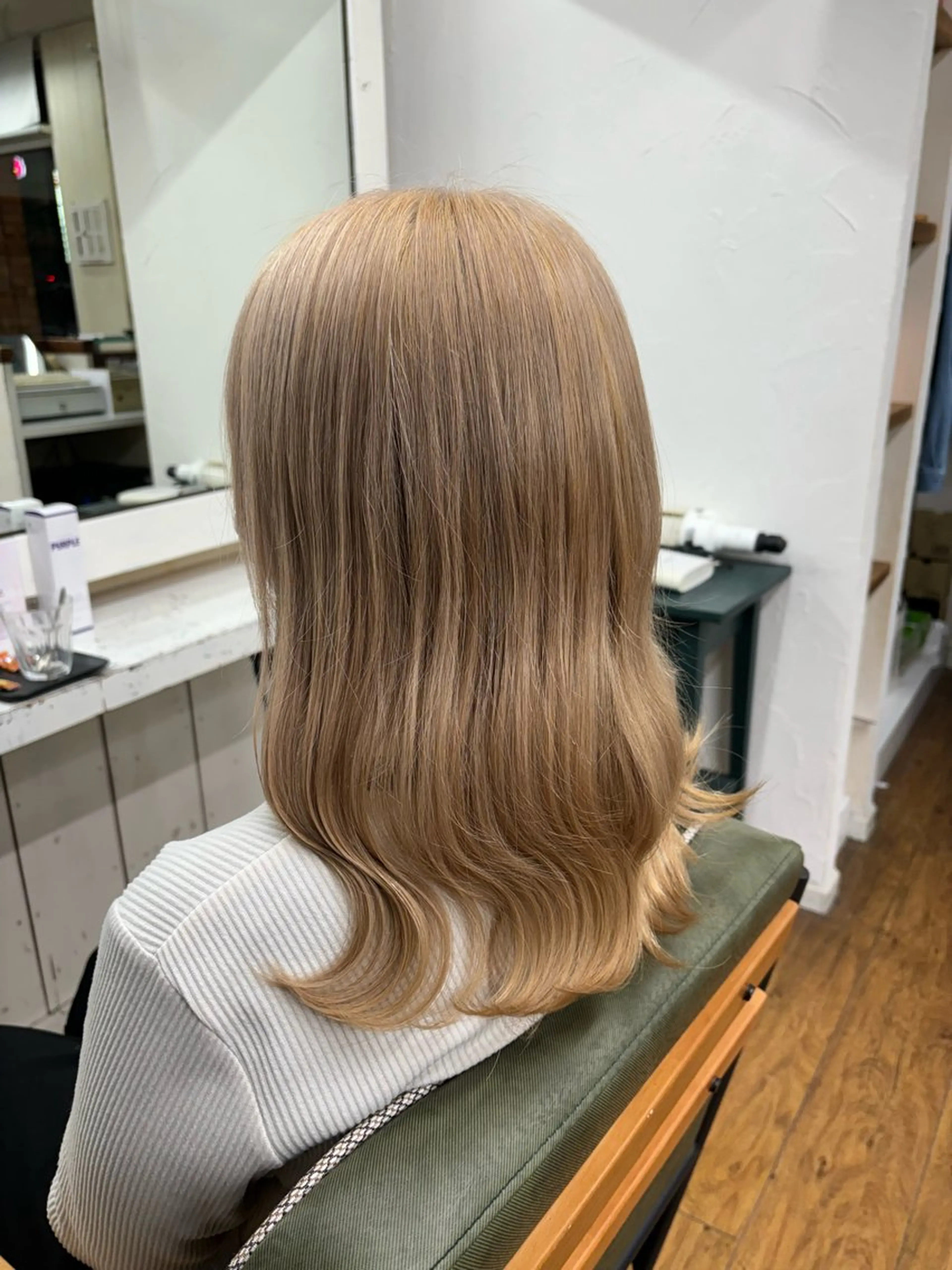 カラー ブリーチ ヘアカラー 香野 優子のヘアスタイル