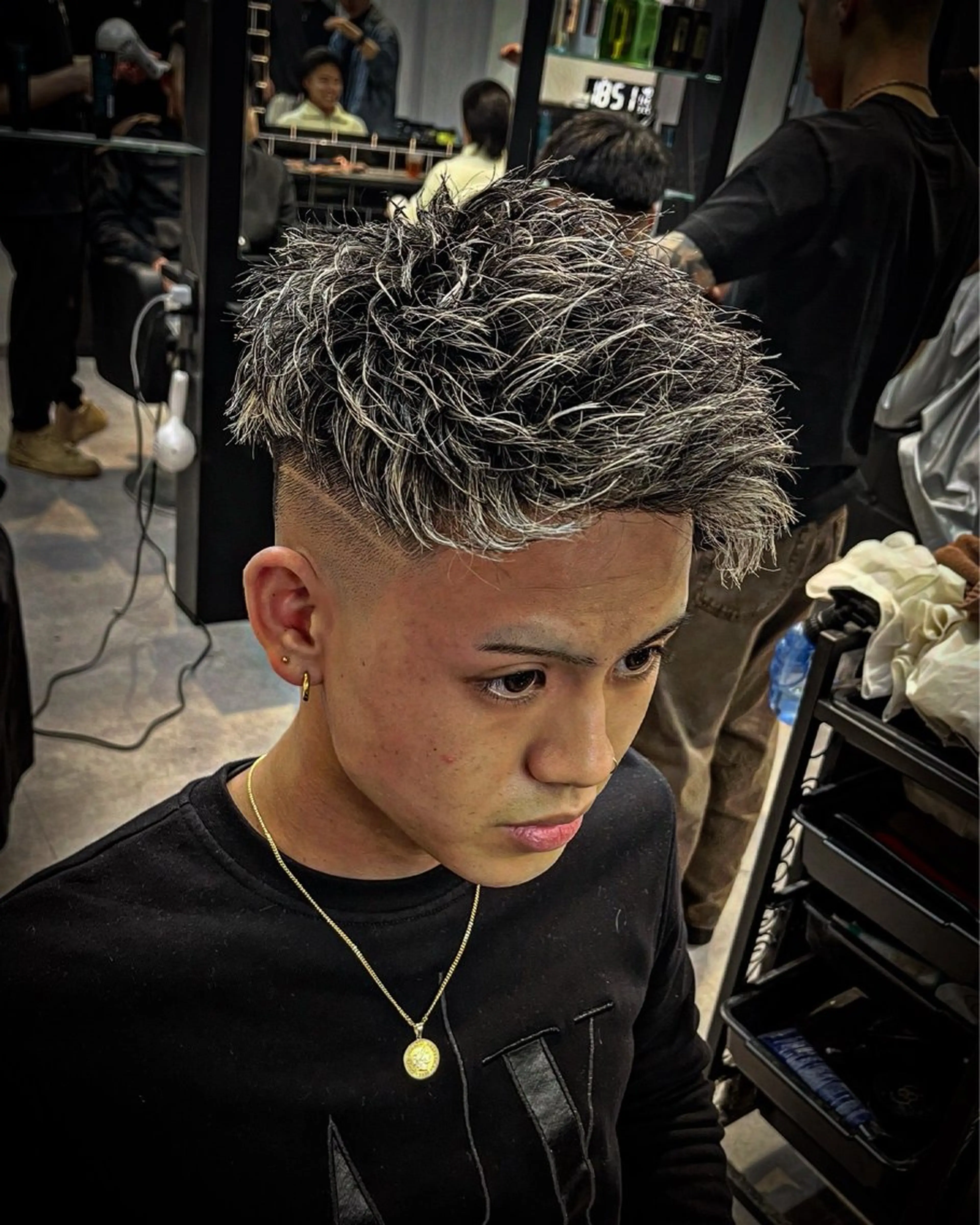 ショート カラー ヘアアレンジ メンズ メンズメッシュ メッシュ カット ヘアカラー ヘアセット men'slapis YUTOのヘアスタイル