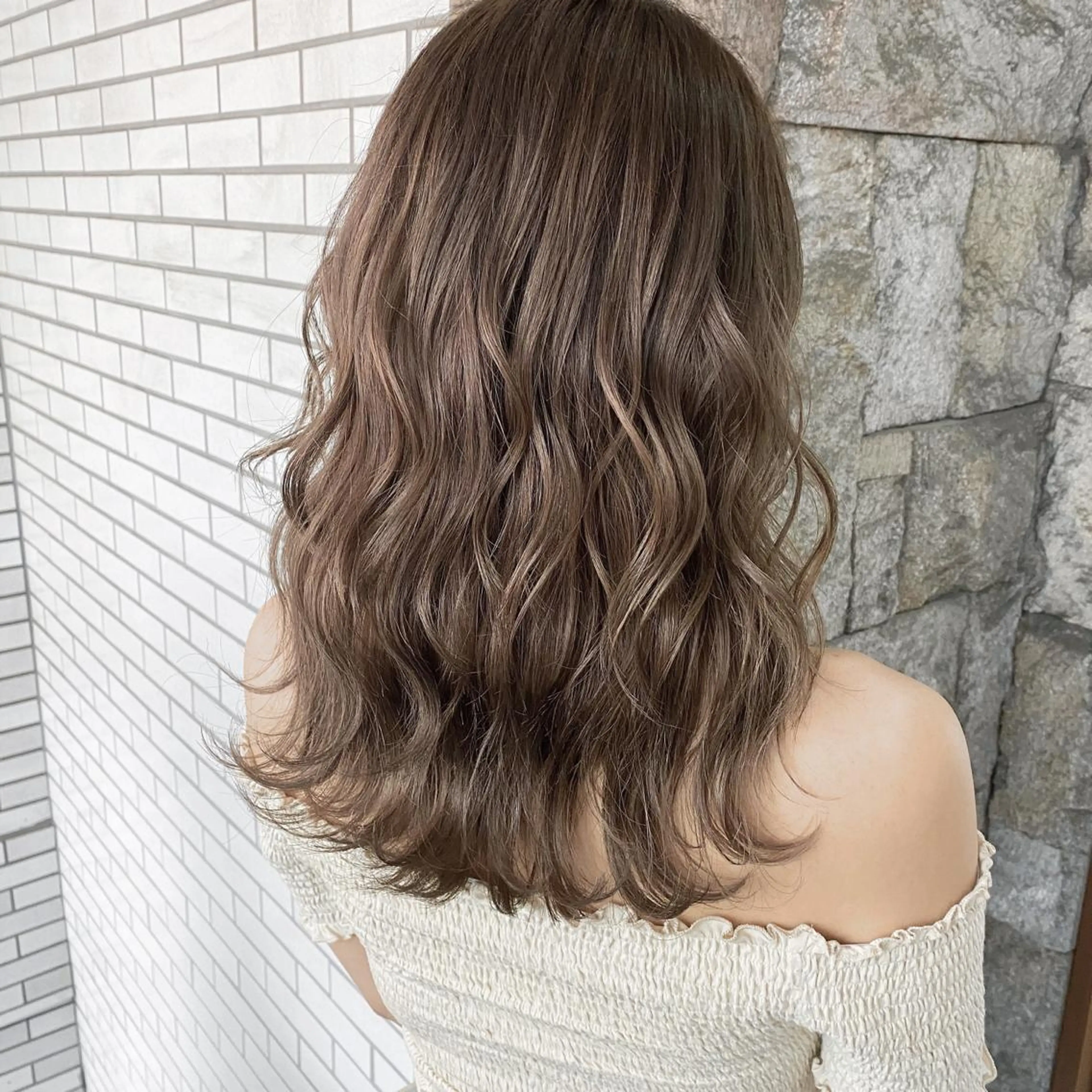 セミロング カラー ベージュカラー ミルクティーベージュ ヘアカラー トリートメント 萩原 凌✄﻿のヘアスタイル