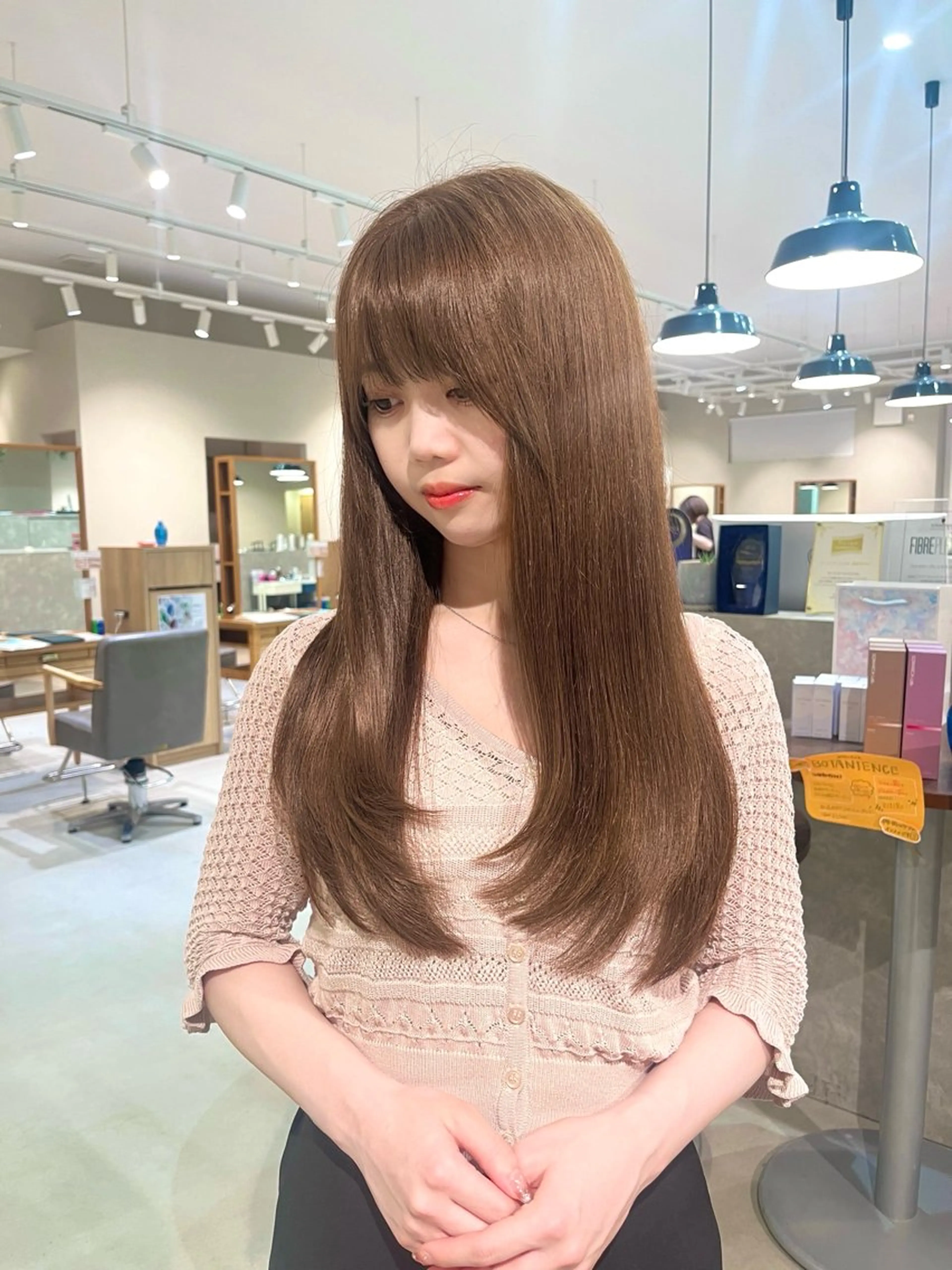 カラー 森 理音のヘアスタイル