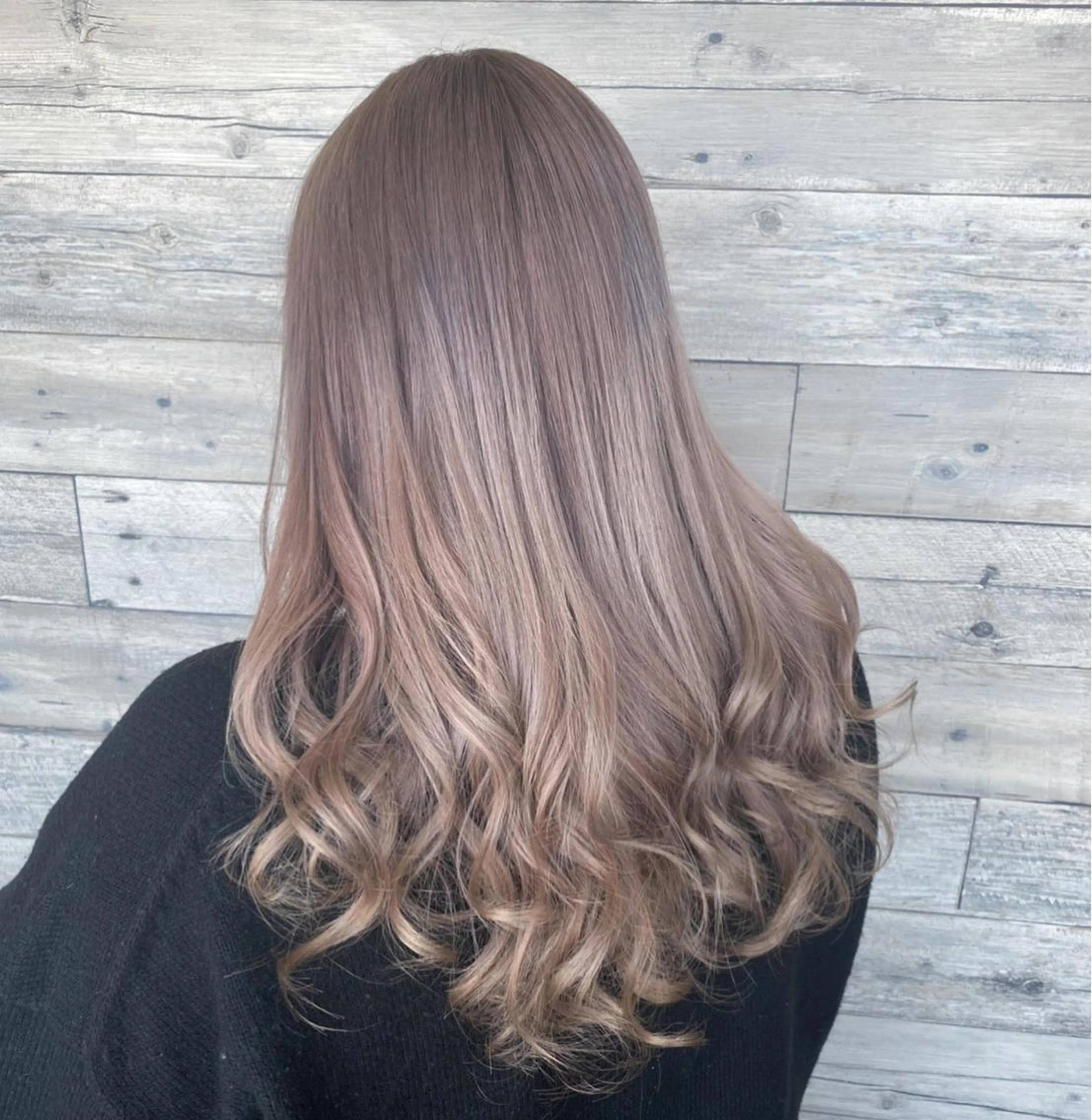 ロング Rlino所属・ﾊｲﾗｲﾄ/ﾚｲﾔｰ ｶｯﾄ/大嶽謙のヘアスタイル