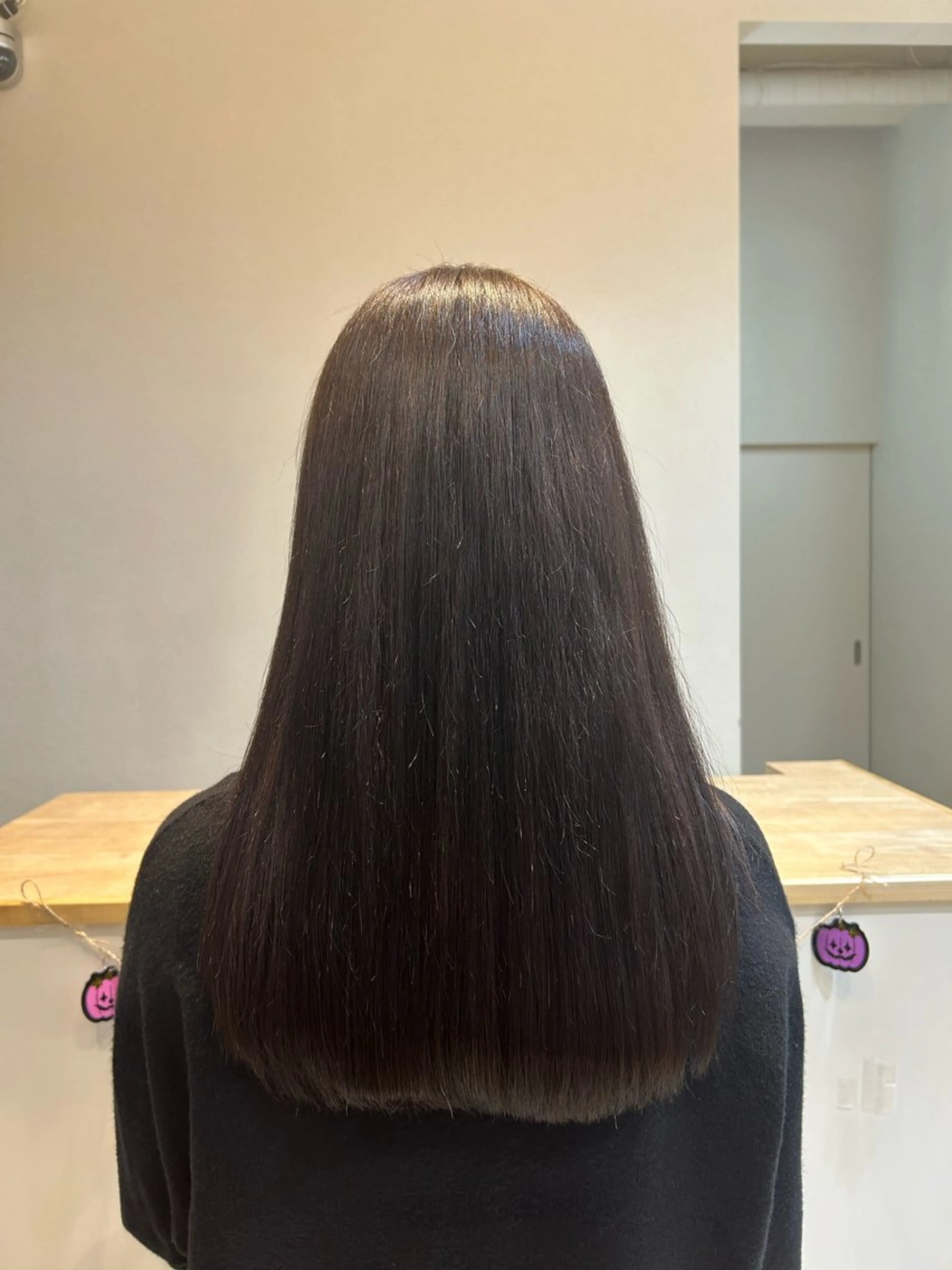 セミロング ウジイエ ミユウのヘアスタイル