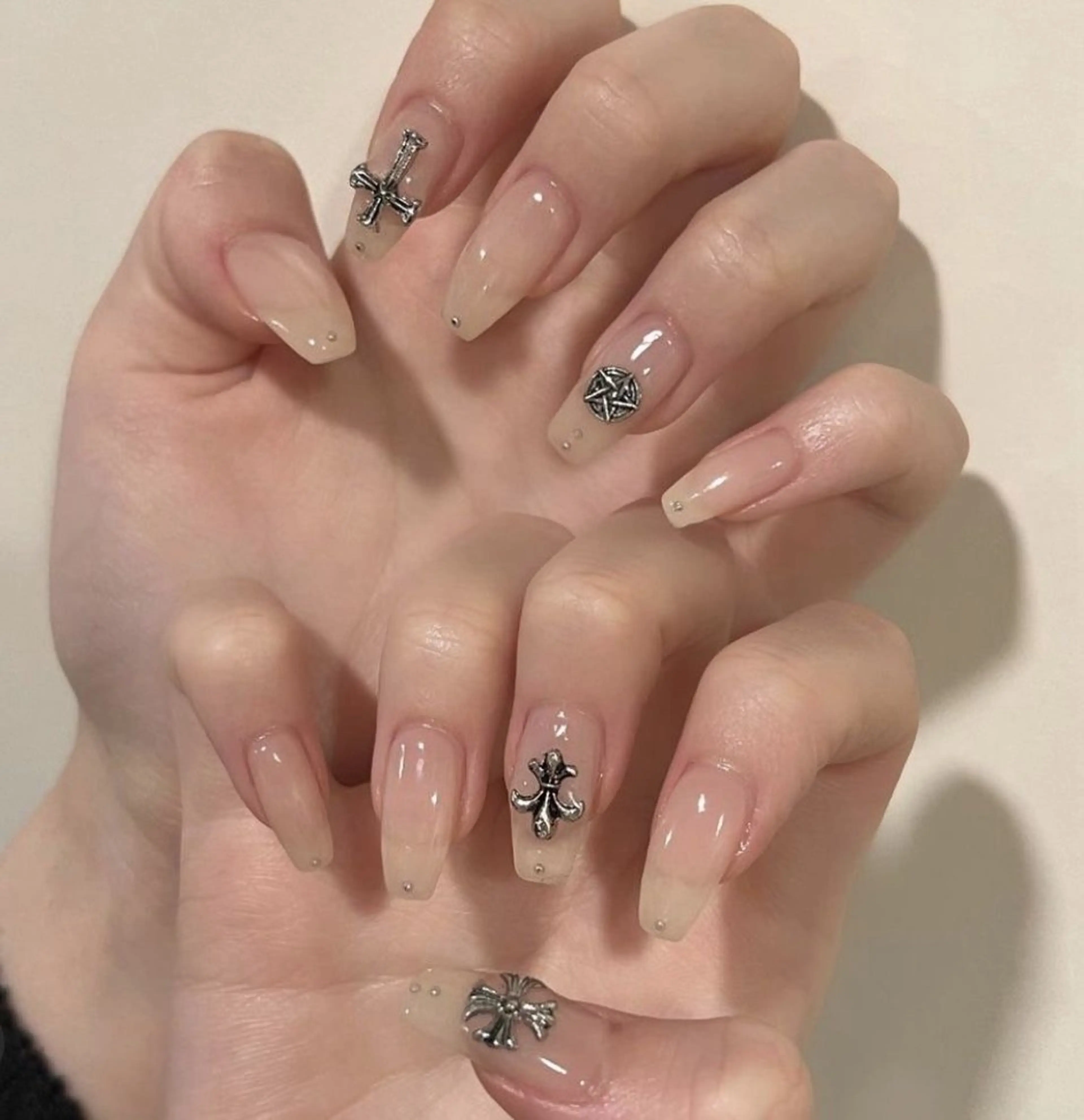 ネイル フレンチネイル ジェルネイル キラキラネイル 韓国ネイル マグネットネイル Julli NailStudioのネイルデザイン