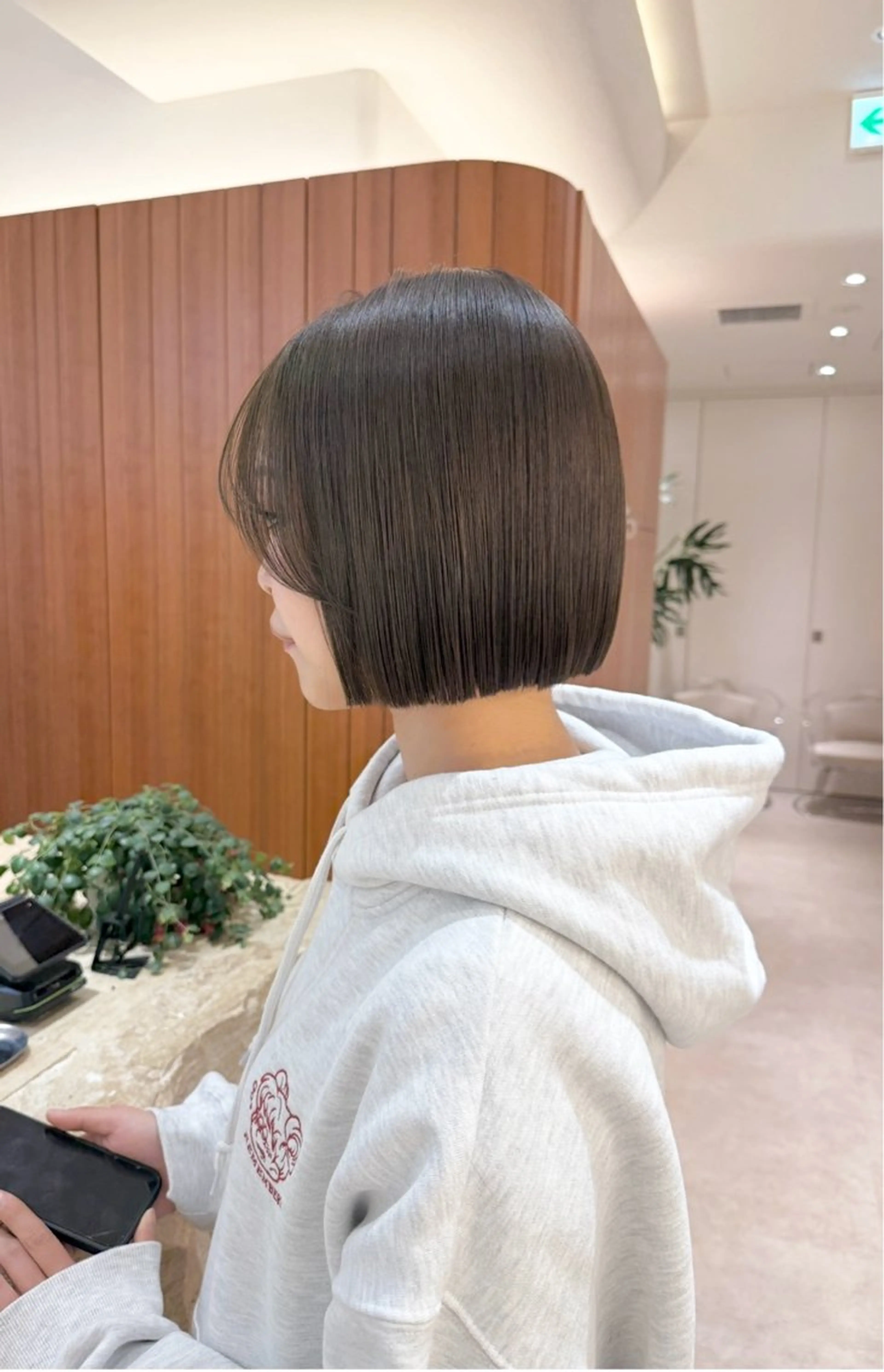 ミディアム カラー 切りっぱなしボブ ショートボブ ボブ くびれヘア 韓国風ヘア カット ヘアカラー トリートメント 渋谷ボブ/レイヤー ボブ田中航平のヘアスタイル
